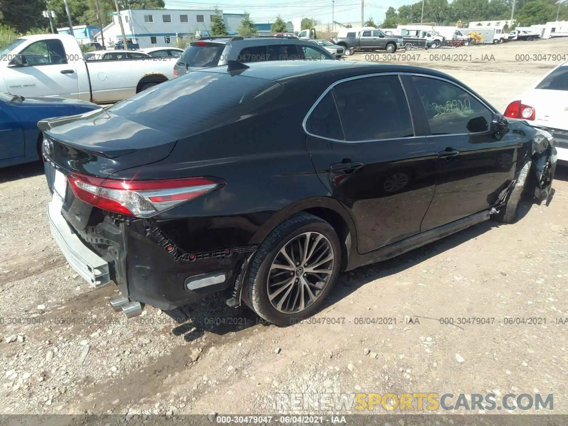 4 Photograph of a damaged car 4T1B11HK5KU757291 TOYOTA CAMRY 2019