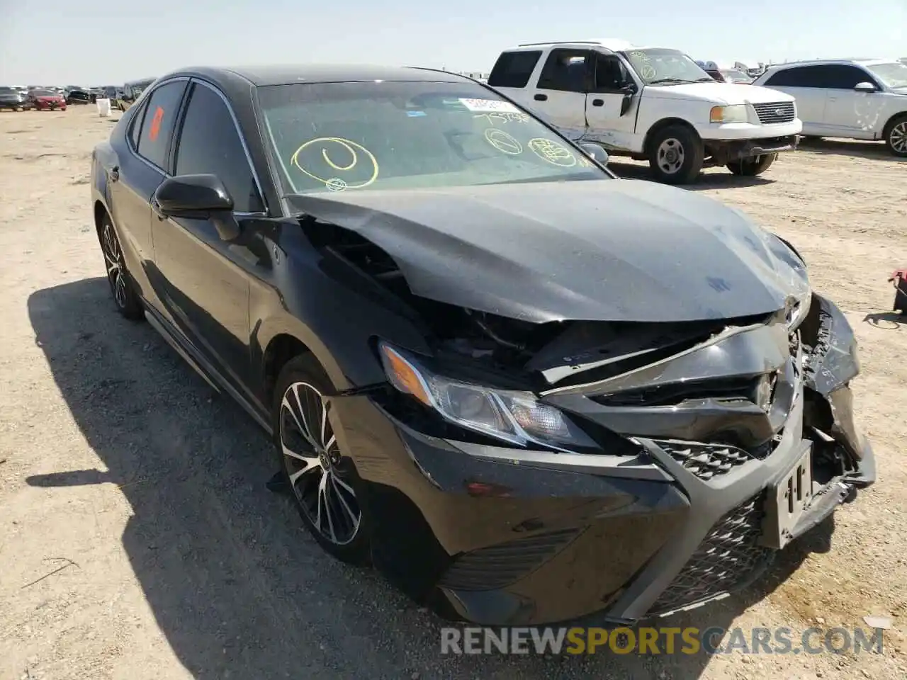 1 Photograph of a damaged car 4T1B11HK5KU757369 TOYOTA CAMRY 2019