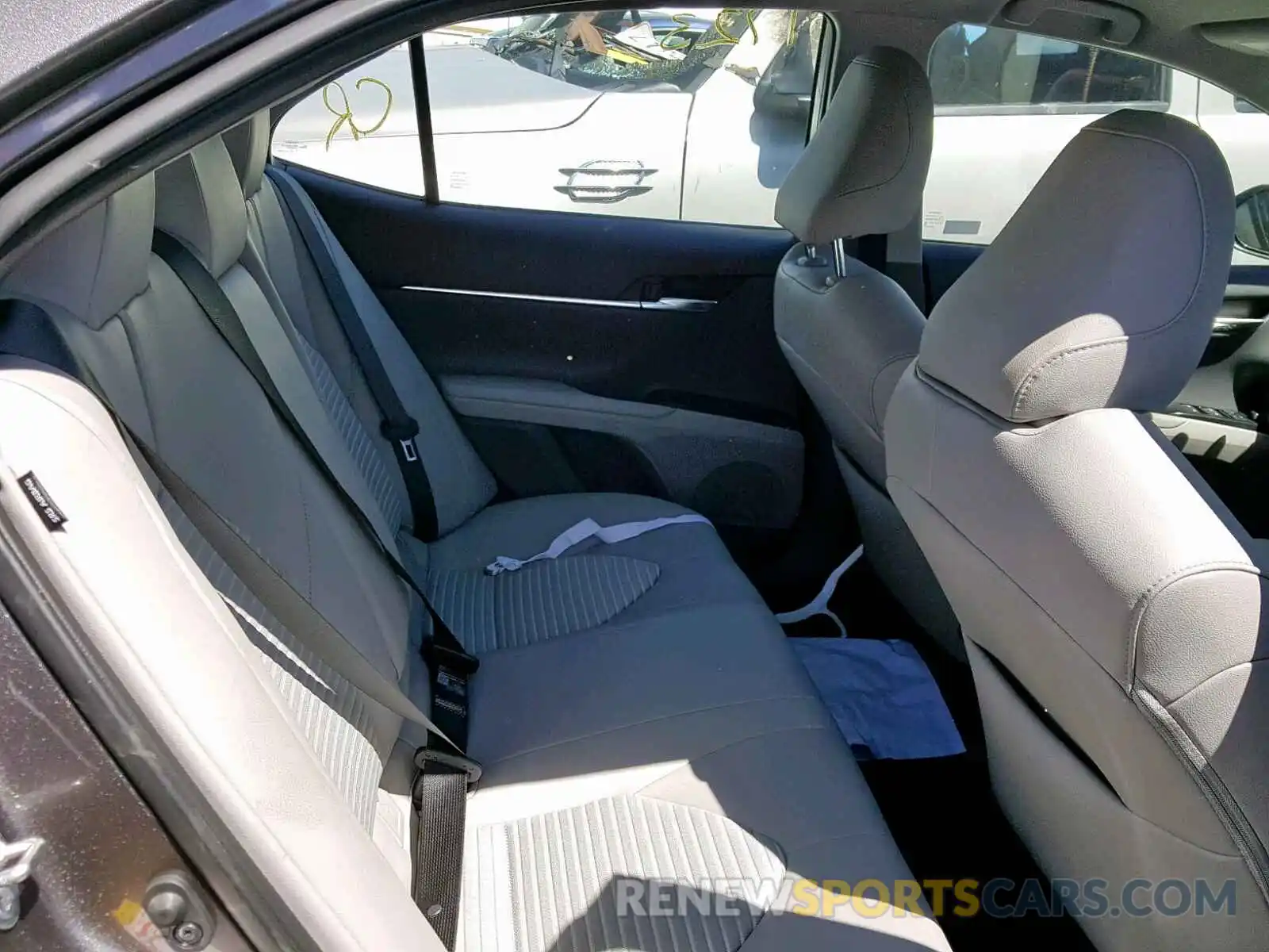 6 Photograph of a damaged car 4T1B11HK5KU757890 TOYOTA CAMRY 2019