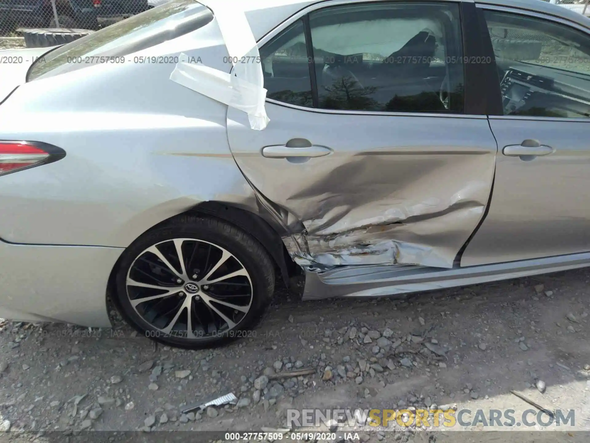 6 Photograph of a damaged car 4T1B11HK5KU758361 TOYOTA CAMRY 2019