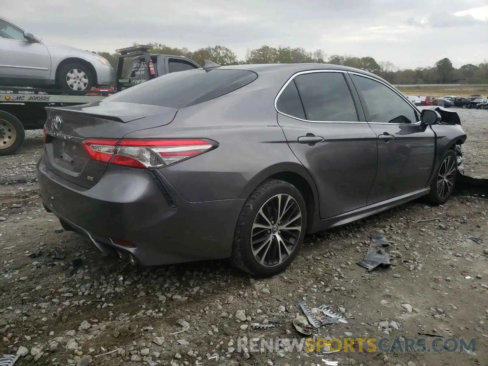 4 Photograph of a damaged car 4T1B11HK5KU759364 TOYOTA CAMRY 2019