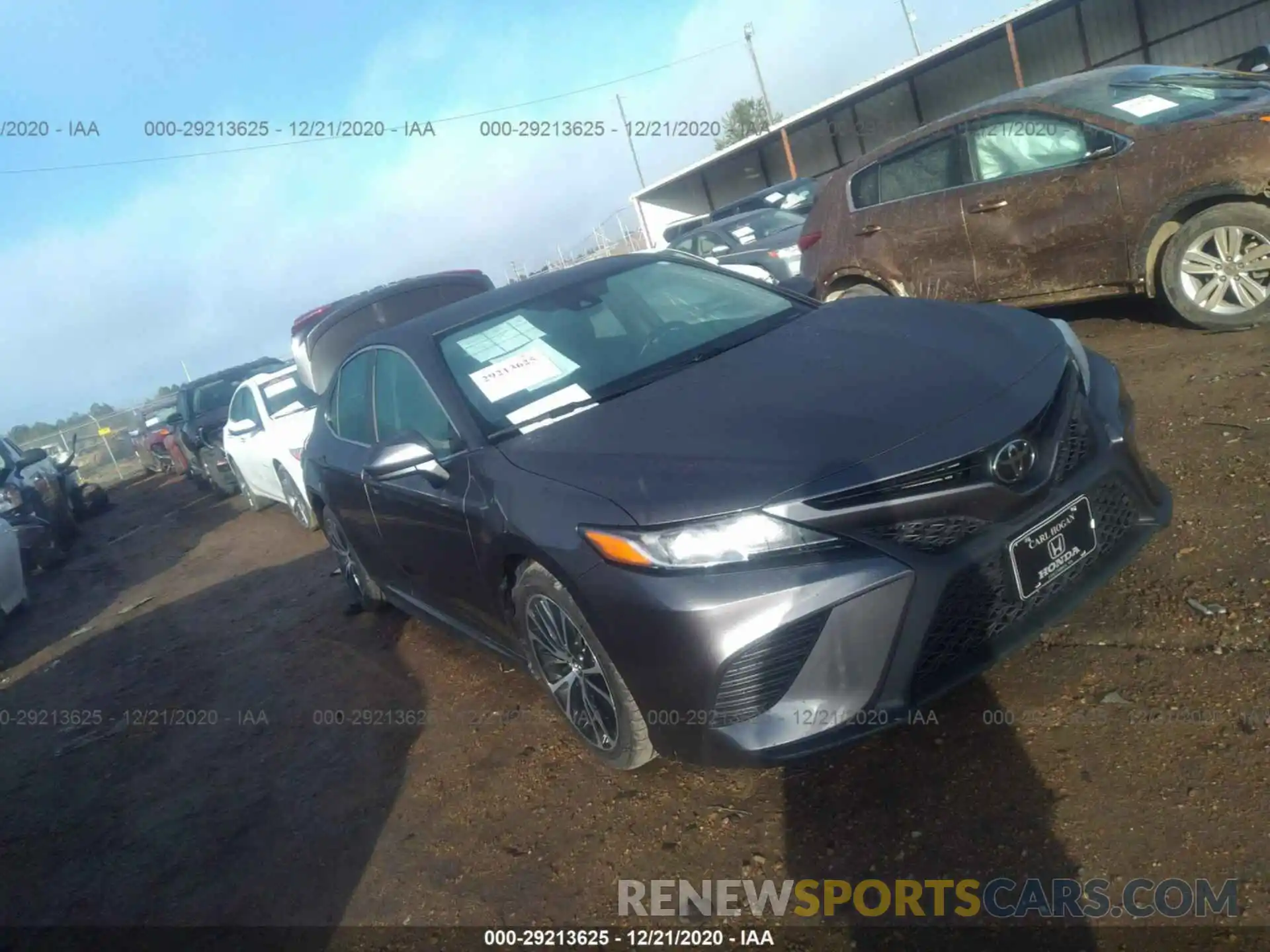 1 Photograph of a damaged car 4T1B11HK5KU759705 TOYOTA CAMRY 2019