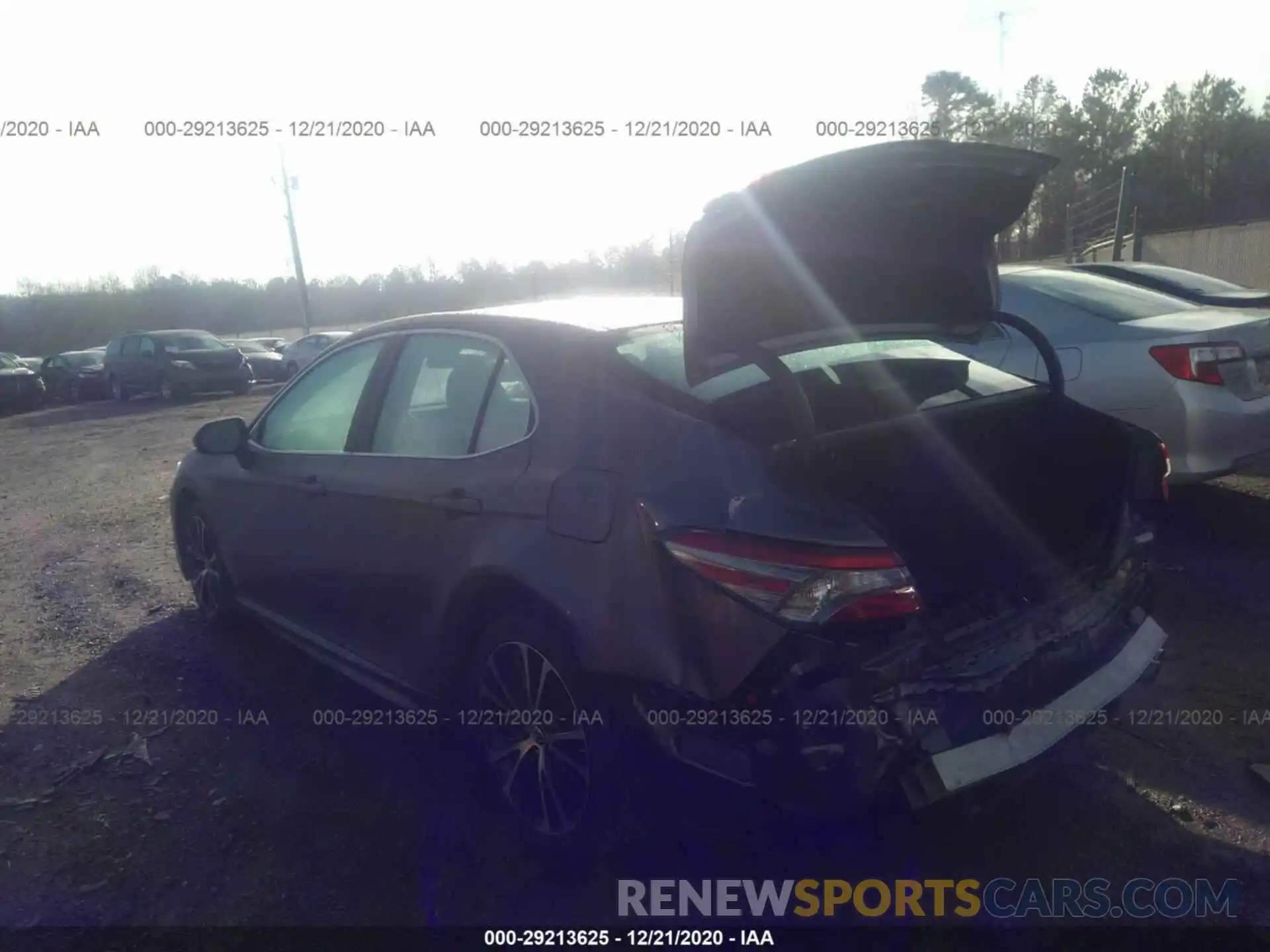 3 Photograph of a damaged car 4T1B11HK5KU759705 TOYOTA CAMRY 2019