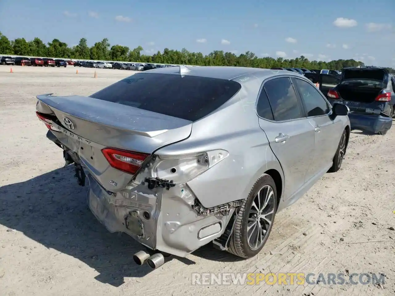 4 Photograph of a damaged car 4T1B11HK5KU760398 TOYOTA CAMRY 2019