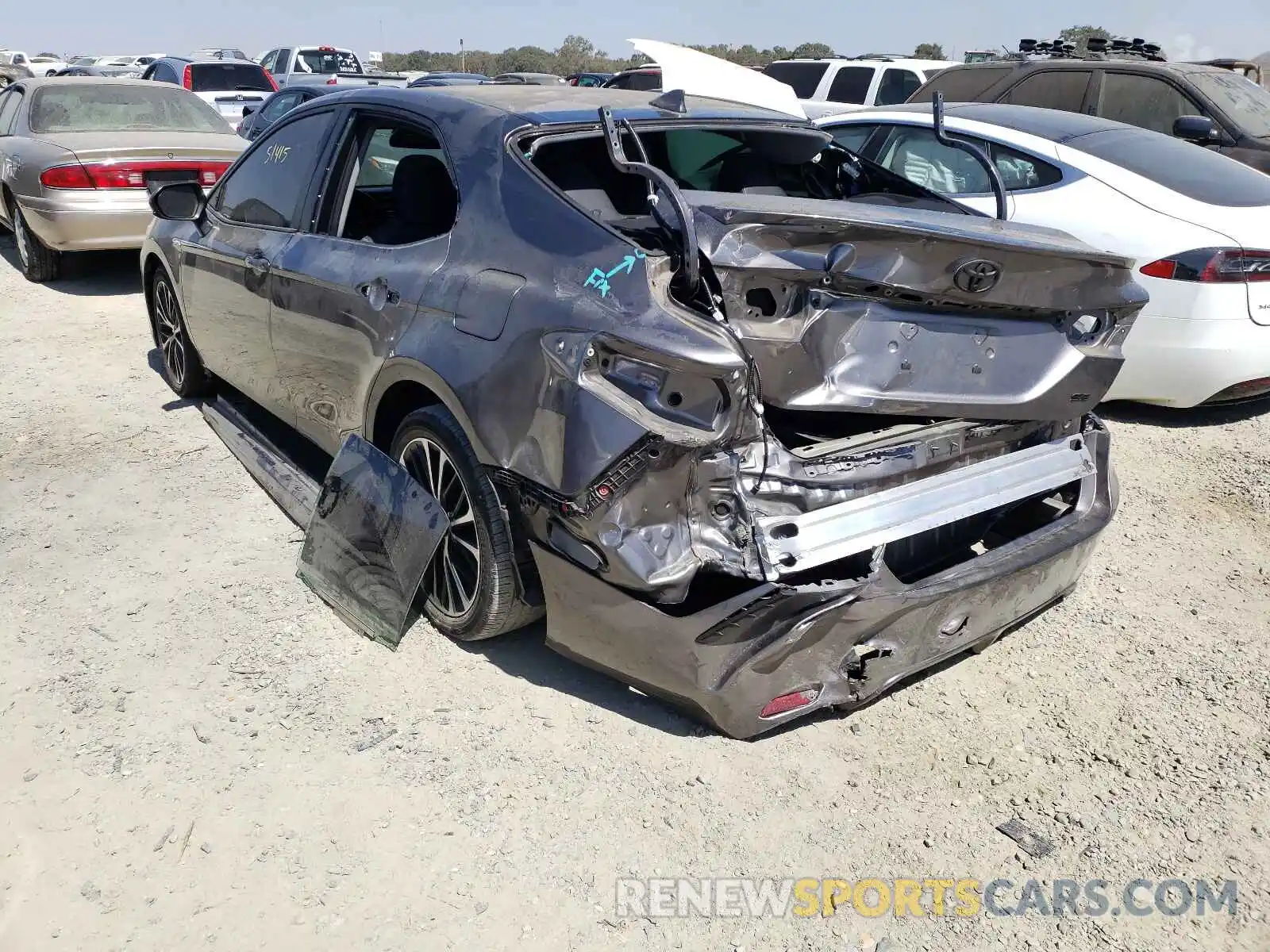 3 Photograph of a damaged car 4T1B11HK5KU760837 TOYOTA CAMRY 2019