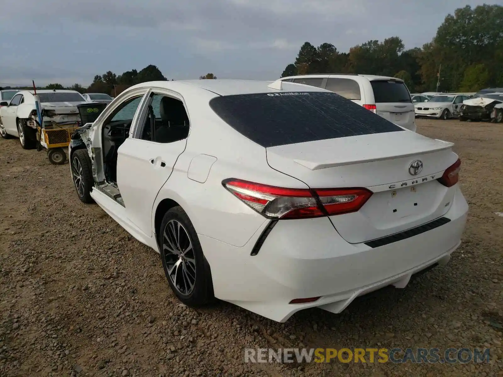 3 Photograph of a damaged car 4T1B11HK5KU765553 TOYOTA CAMRY 2019