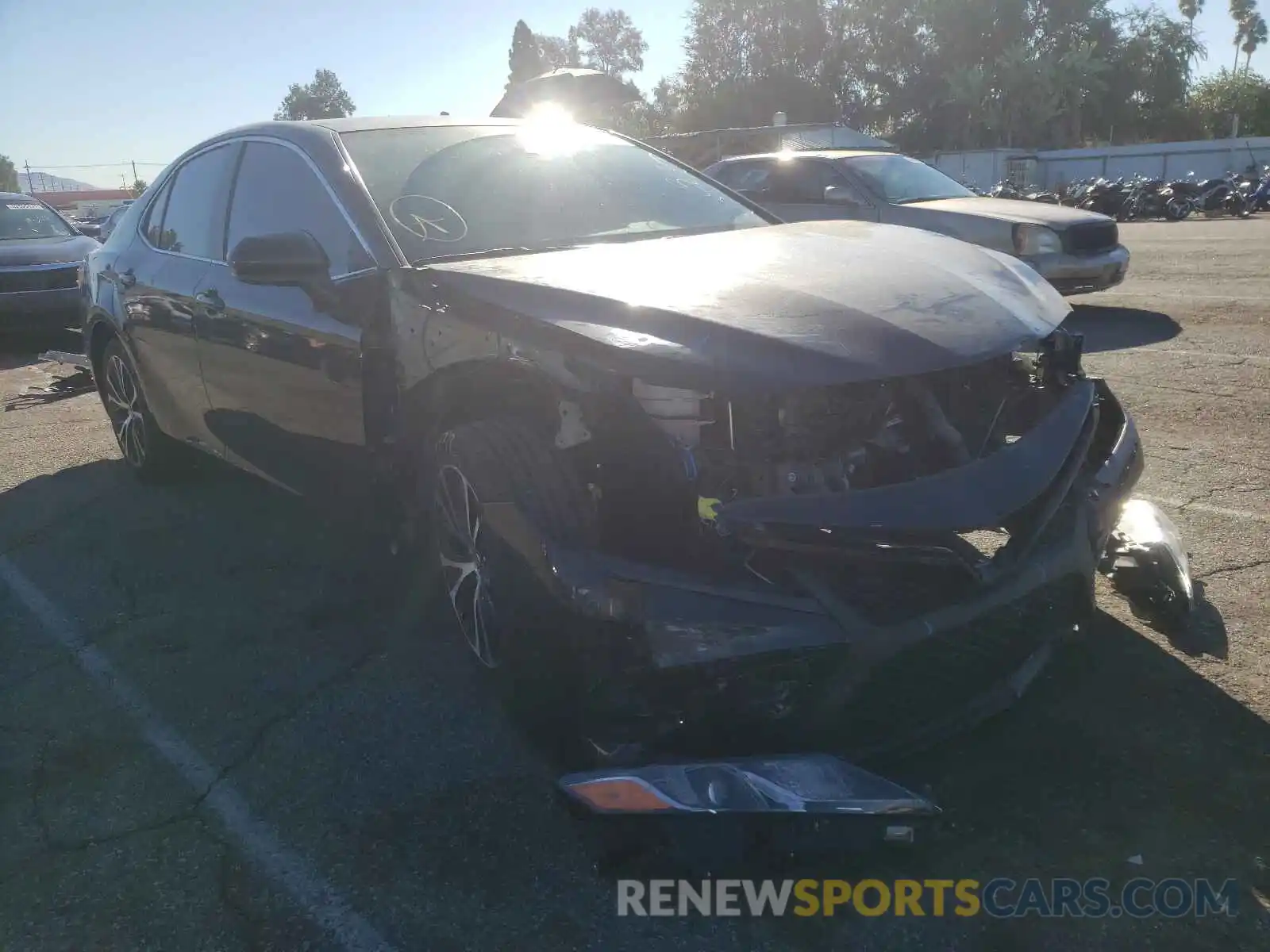 1 Photograph of a damaged car 4T1B11HK5KU766735 TOYOTA CAMRY 2019