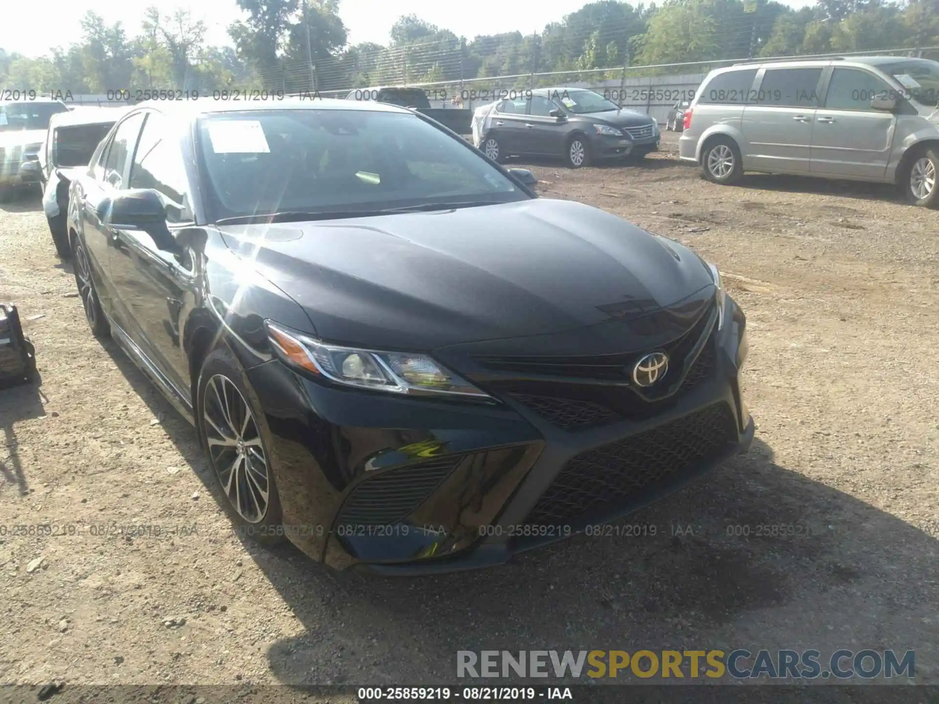 1 Photograph of a damaged car 4T1B11HK5KU766802 TOYOTA CAMRY 2019