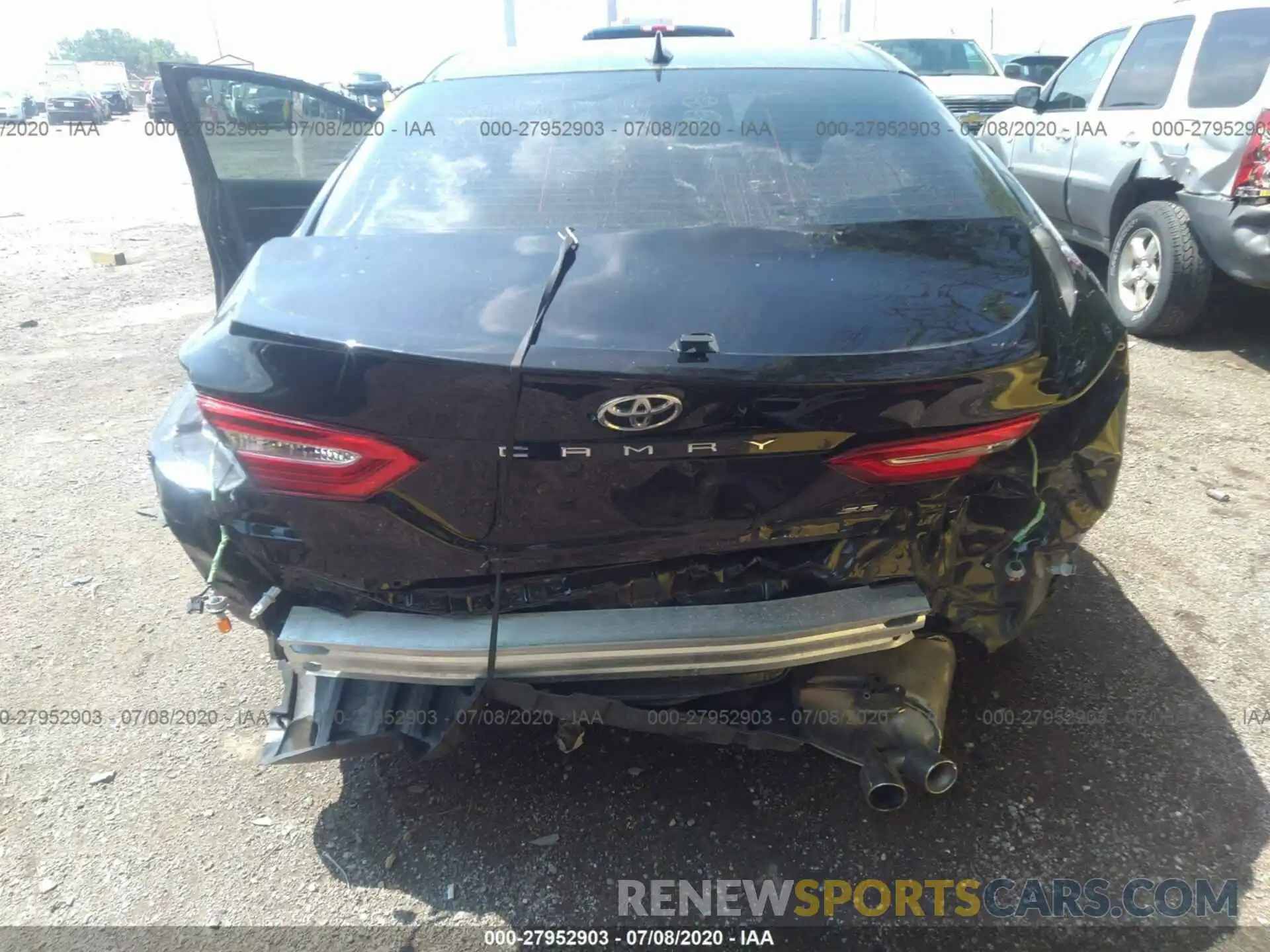 6 Photograph of a damaged car 4T1B11HK5KU767870 TOYOTA CAMRY 2019