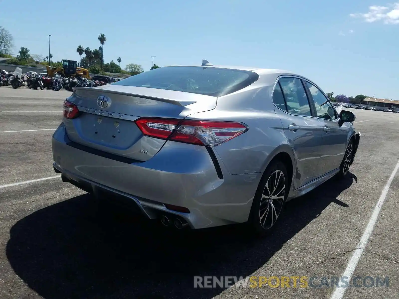 4 Photograph of a damaged car 4T1B11HK5KU768386 TOYOTA CAMRY 2019