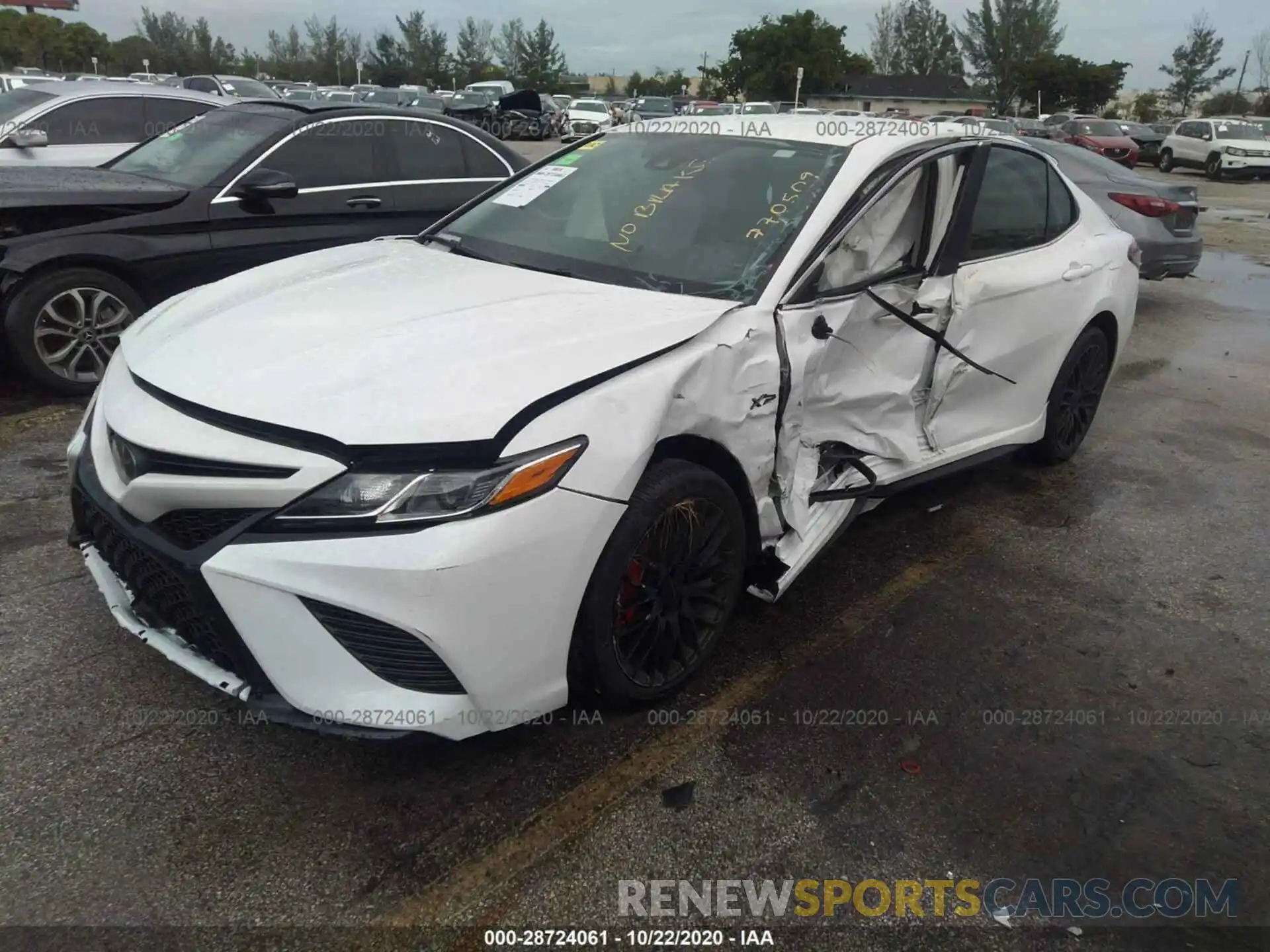 2 Photograph of a damaged car 4T1B11HK5KU770509 TOYOTA CAMRY 2019