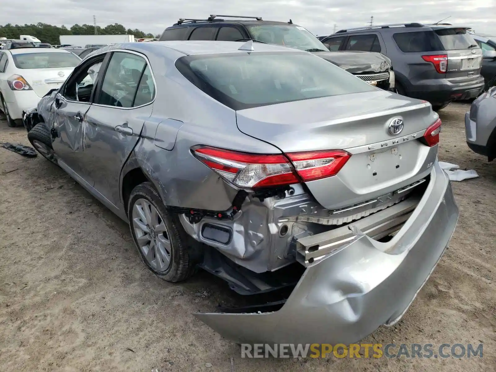 3 Photograph of a damaged car 4T1B11HK5KU770638 TOYOTA CAMRY 2019