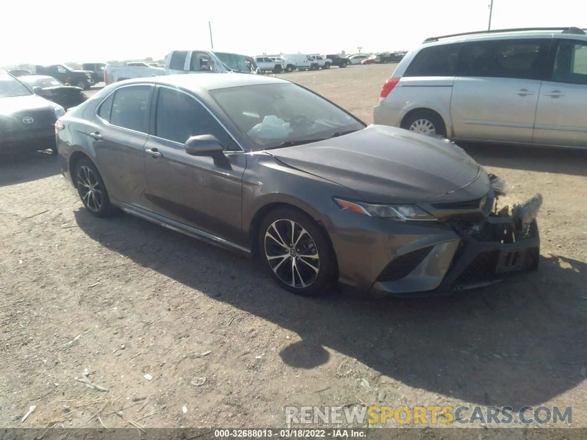 1 Photograph of a damaged car 4T1B11HK5KU772177 TOYOTA CAMRY 2019