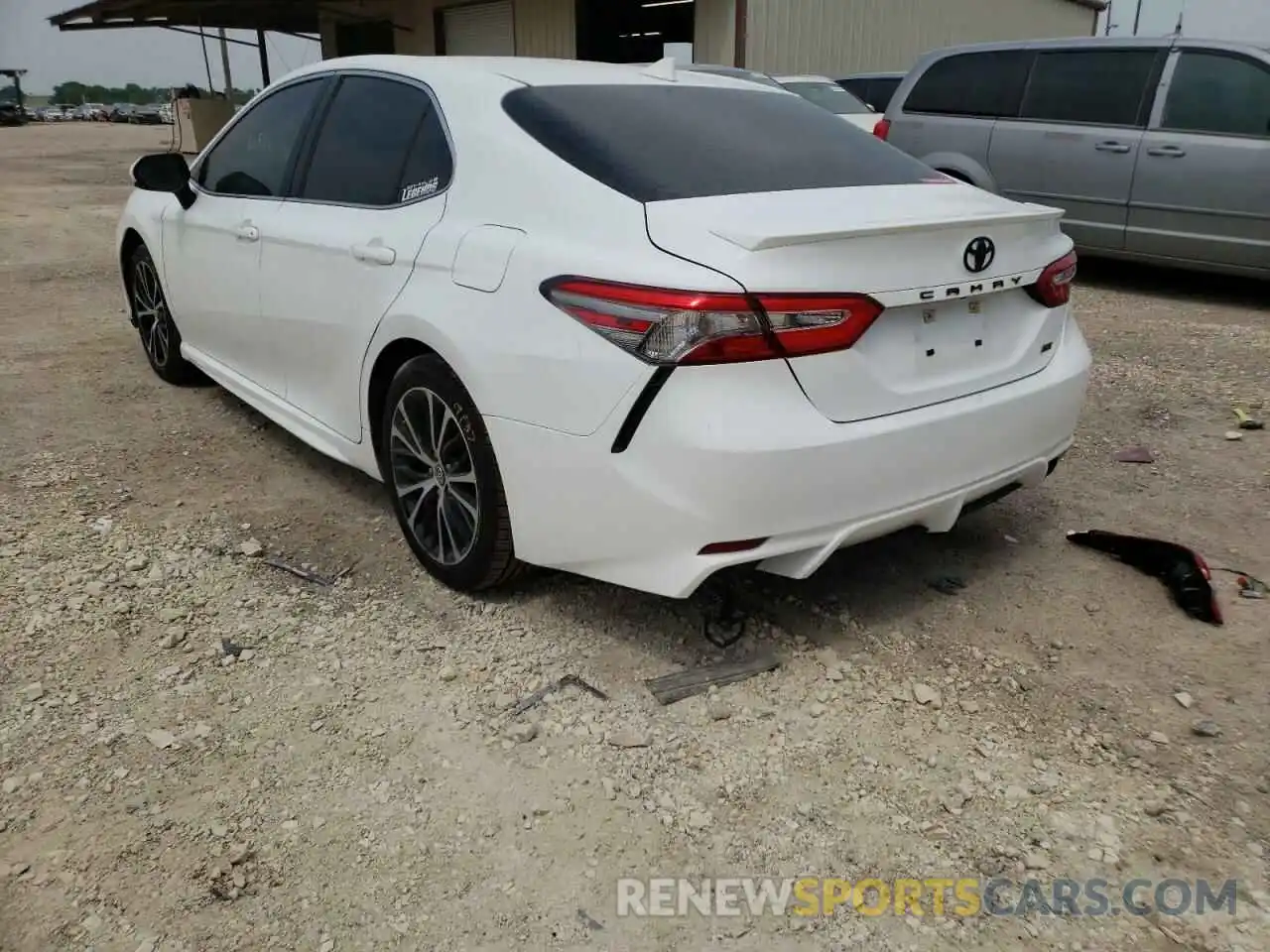 3 Photograph of a damaged car 4T1B11HK5KU772440 TOYOTA CAMRY 2019