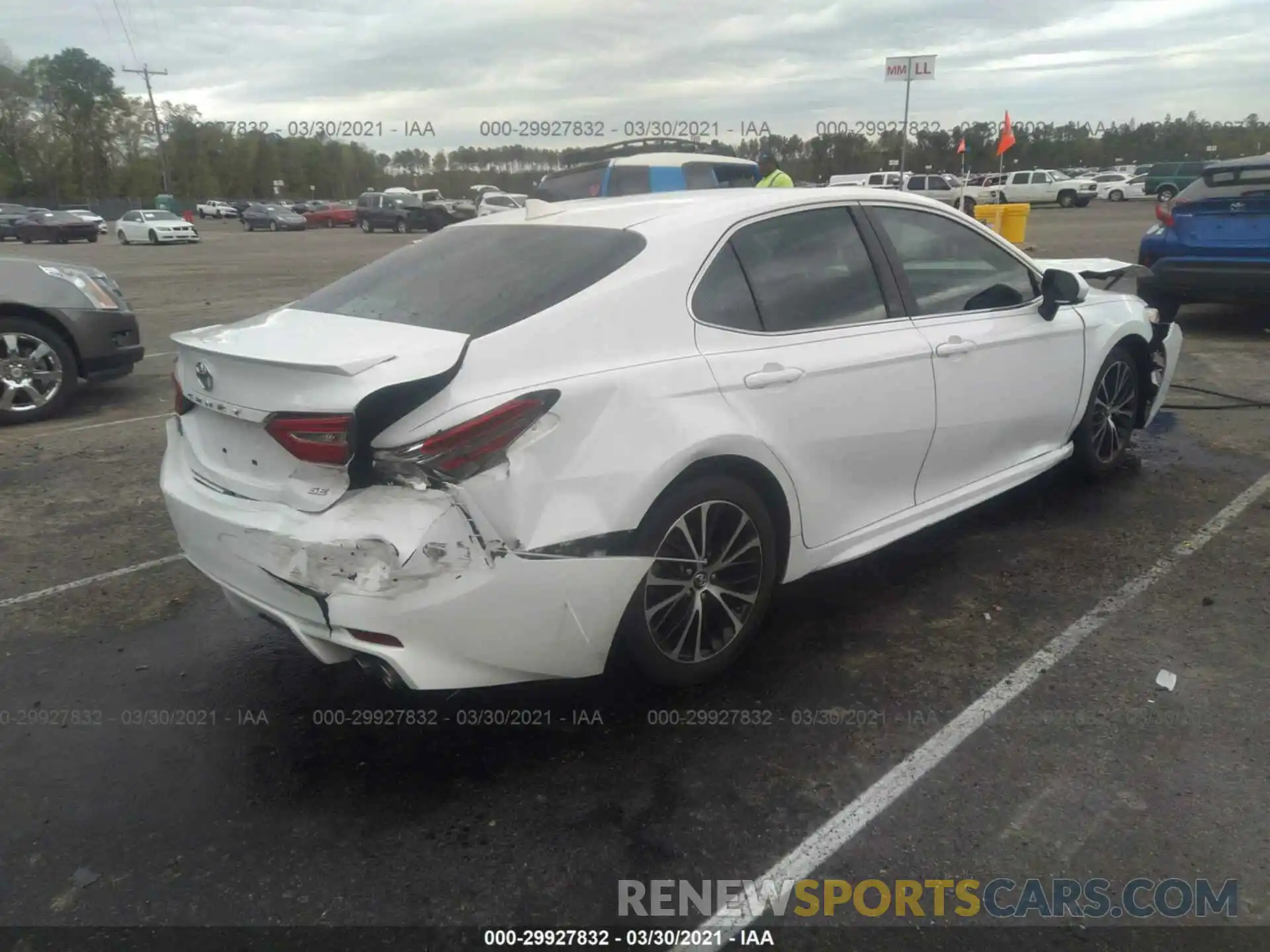 4 Photograph of a damaged car 4T1B11HK5KU775614 TOYOTA CAMRY 2019