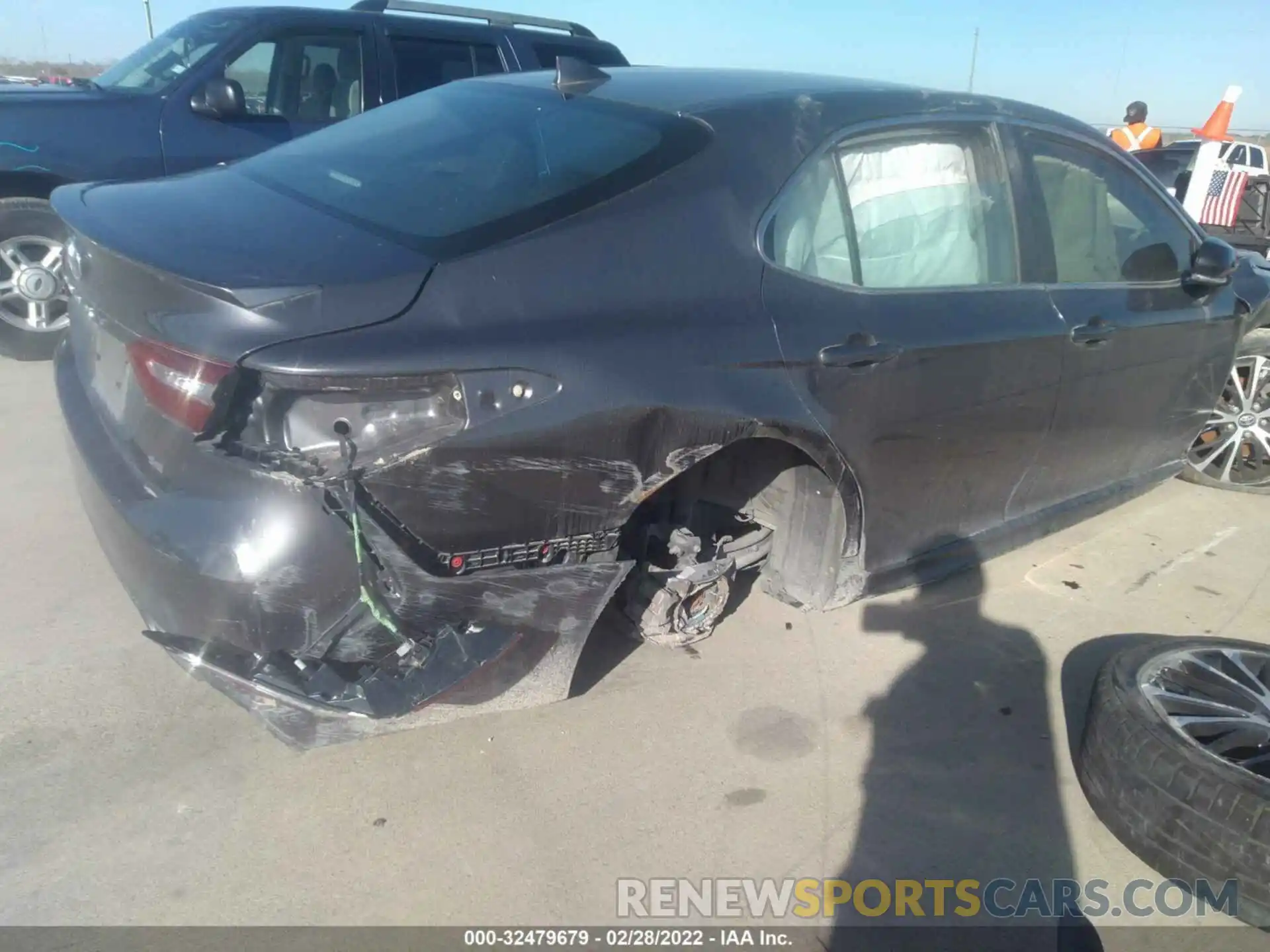 6 Photograph of a damaged car 4T1B11HK5KU777671 TOYOTA CAMRY 2019