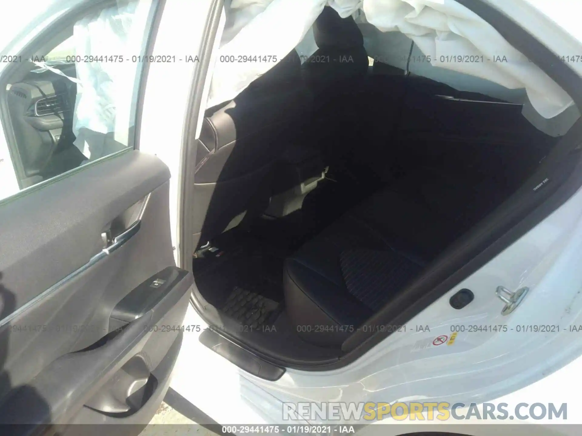 8 Photograph of a damaged car 4T1B11HK5KU777962 TOYOTA CAMRY 2019