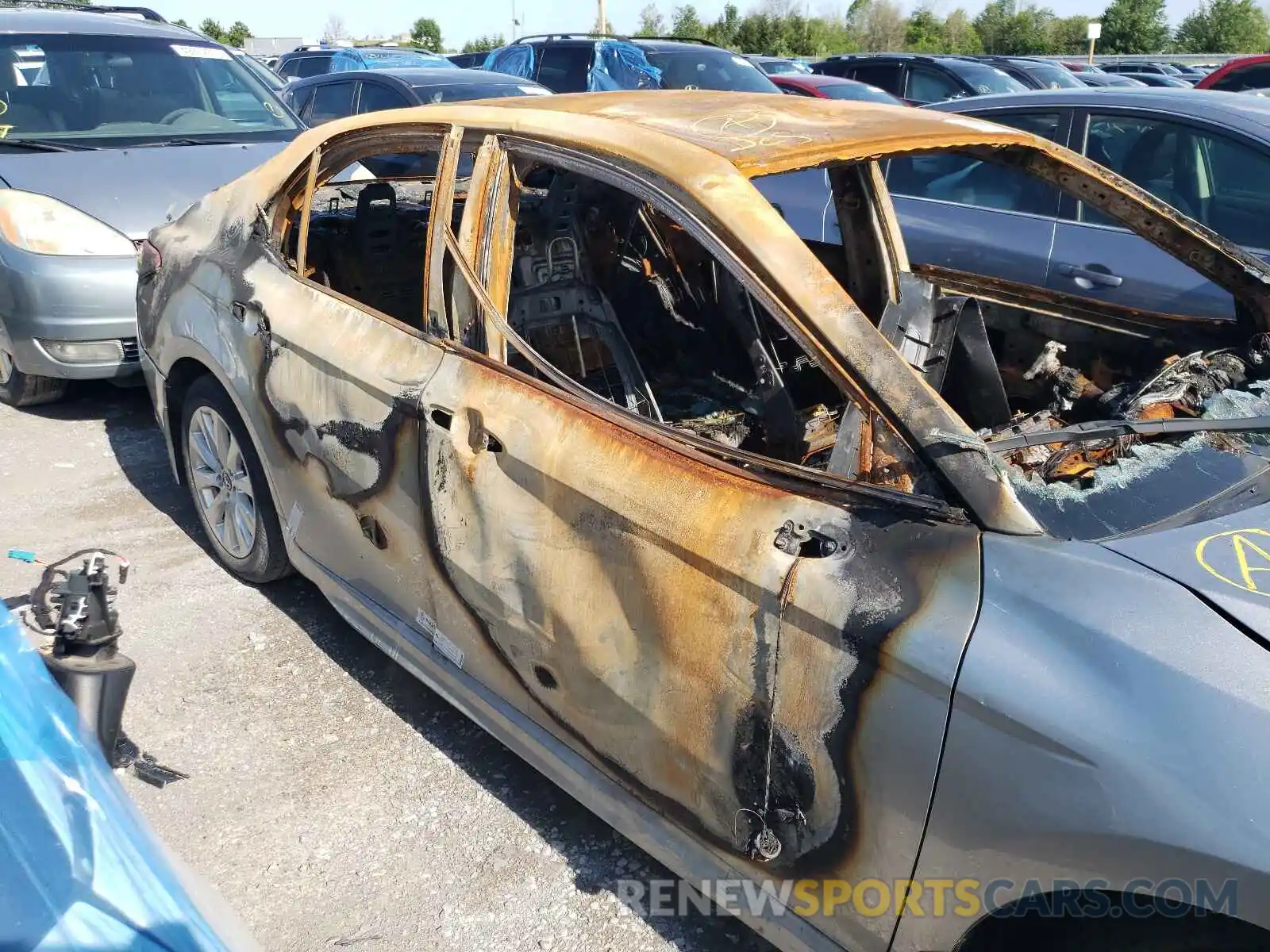 9 Photograph of a damaged car 4T1B11HK5KU778562 TOYOTA CAMRY 2019