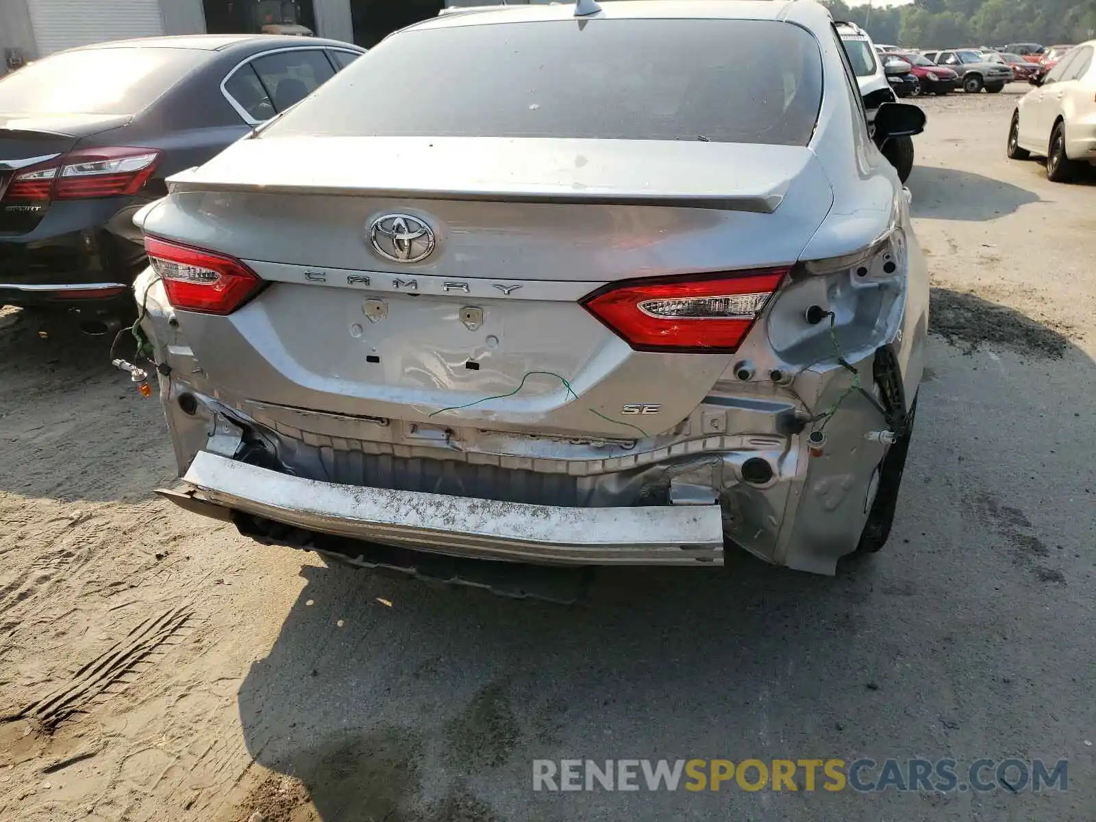 9 Photograph of a damaged car 4T1B11HK5KU778769 TOYOTA CAMRY 2019