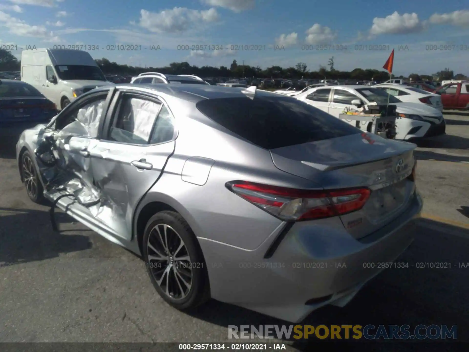 3 Photograph of a damaged car 4T1B11HK5KU780179 TOYOTA CAMRY 2019