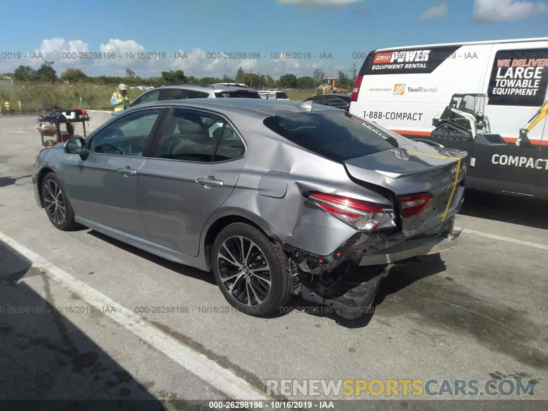 3 Photograph of a damaged car 4T1B11HK5KU781204 TOYOTA CAMRY 2019