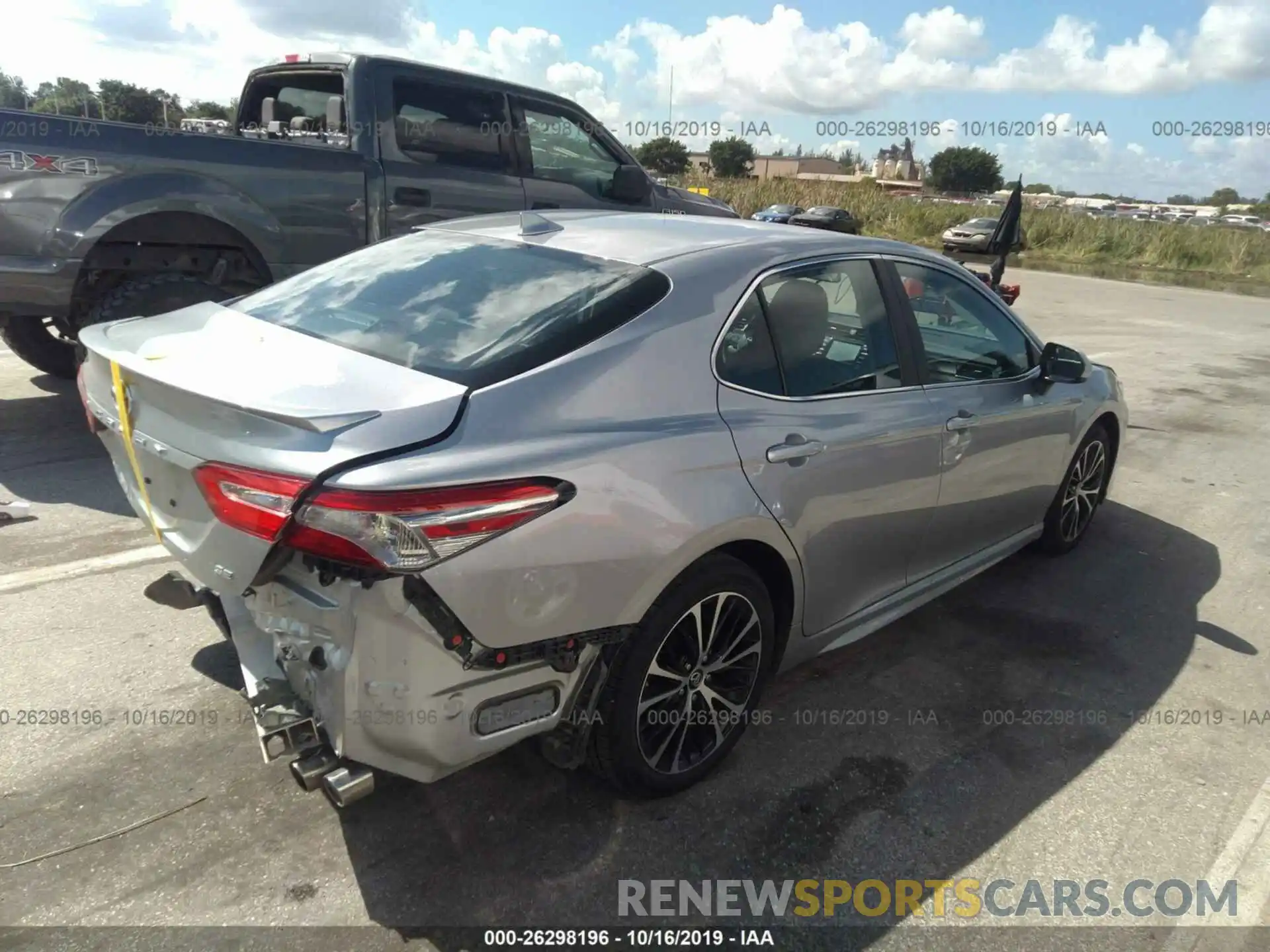 4 Photograph of a damaged car 4T1B11HK5KU781204 TOYOTA CAMRY 2019