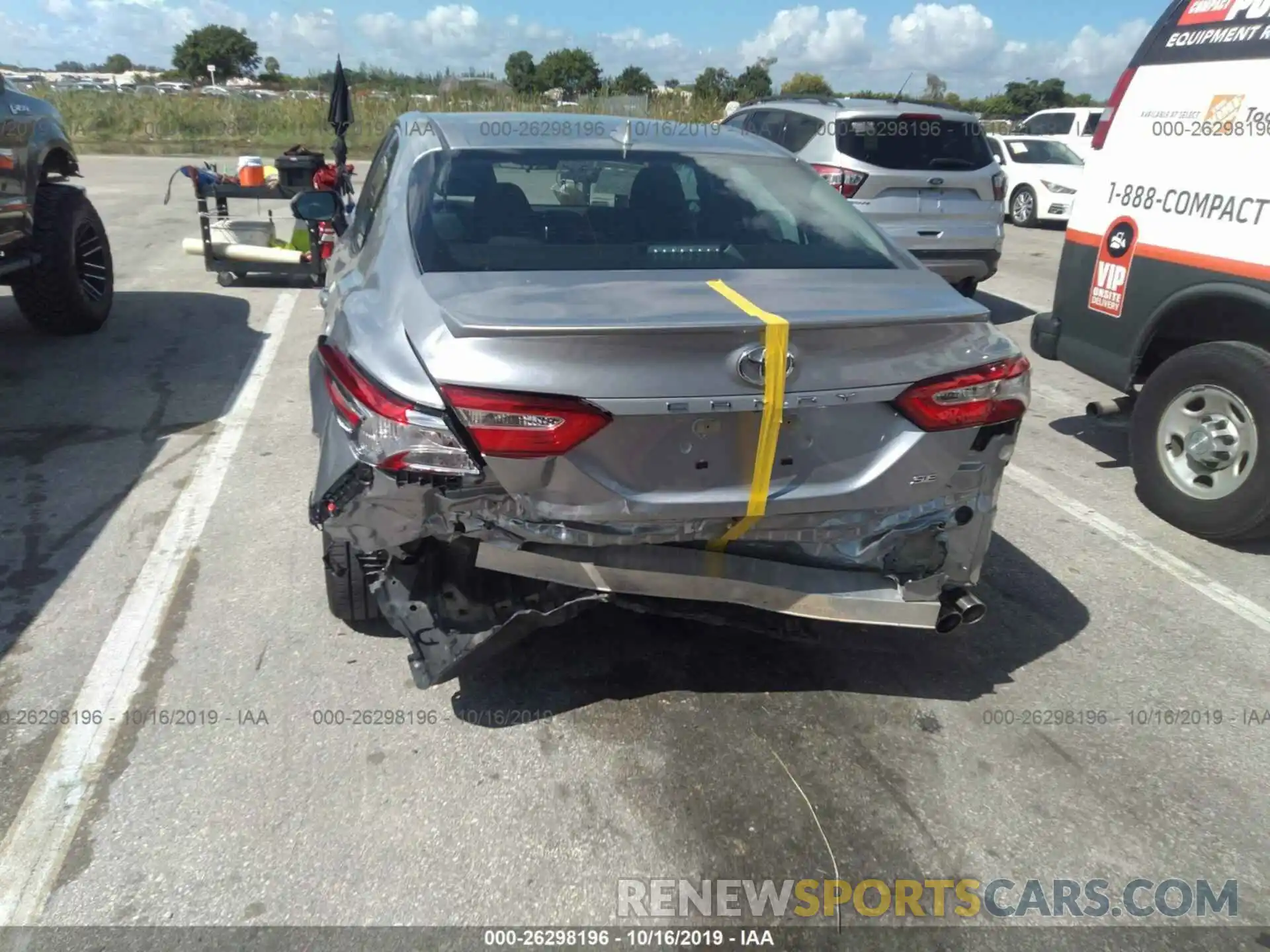 6 Photograph of a damaged car 4T1B11HK5KU781204 TOYOTA CAMRY 2019