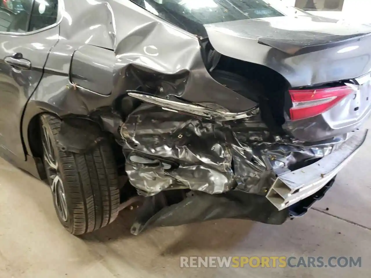 9 Photograph of a damaged car 4T1B11HK5KU781588 TOYOTA CAMRY 2019