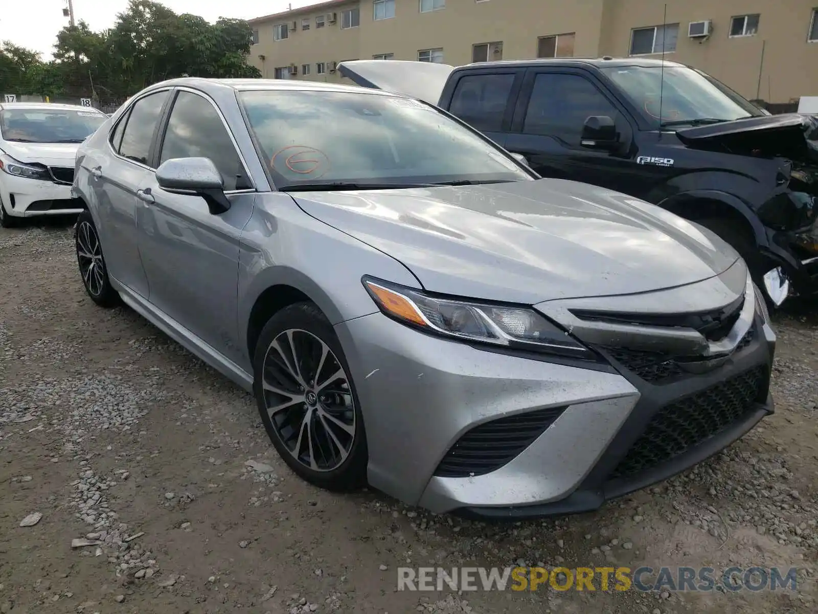 1 Photograph of a damaged car 4T1B11HK5KU781803 TOYOTA CAMRY 2019