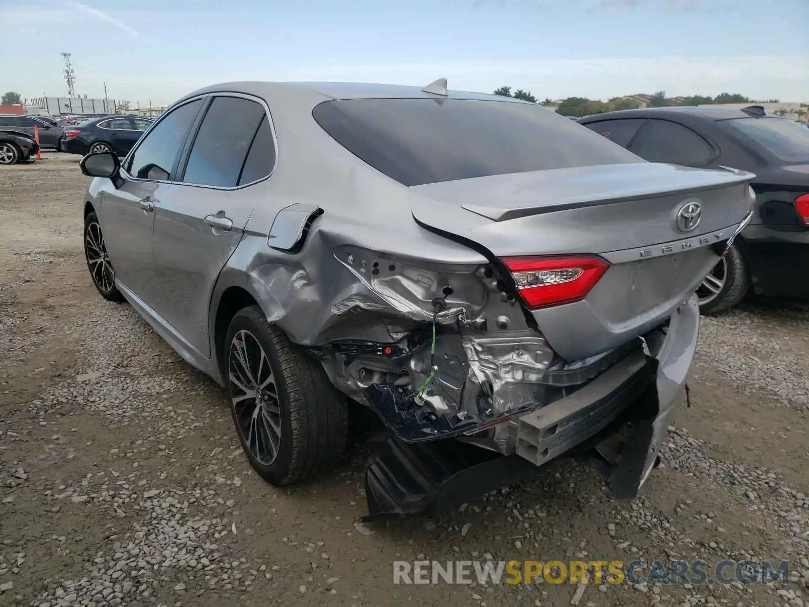 3 Photograph of a damaged car 4T1B11HK5KU781803 TOYOTA CAMRY 2019