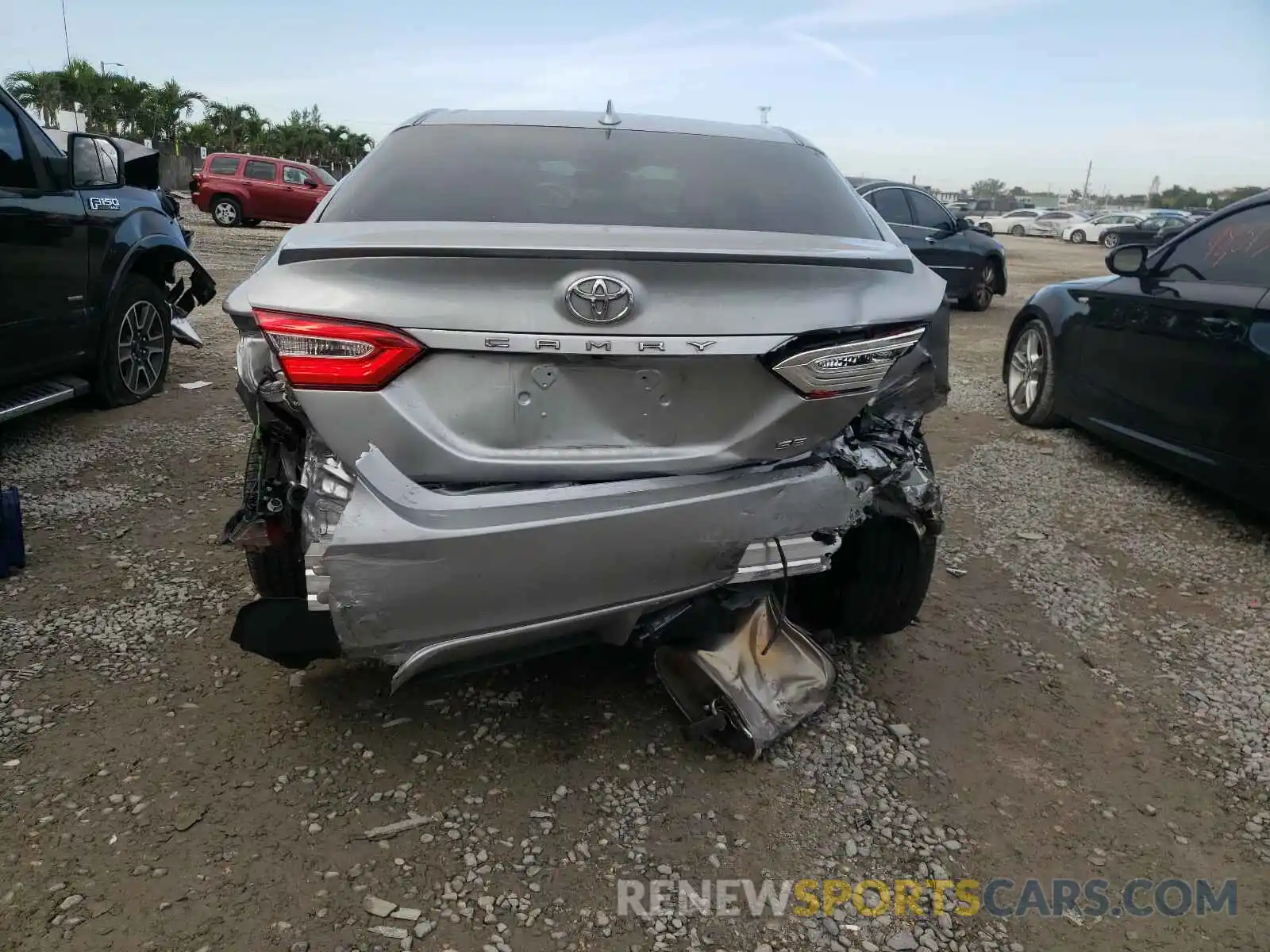 9 Photograph of a damaged car 4T1B11HK5KU781803 TOYOTA CAMRY 2019