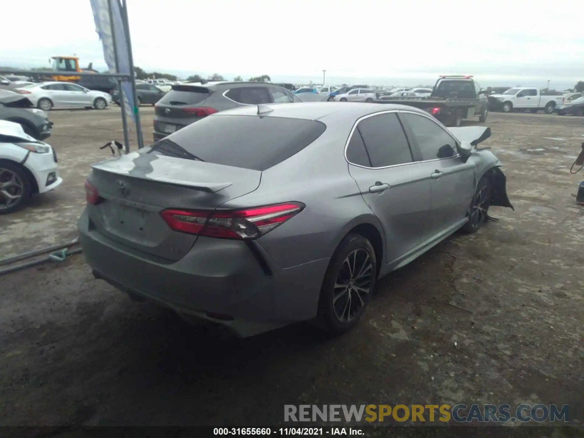 4 Фотография поврежденного автомобиля 4T1B11HK5KU782773 TOYOTA CAMRY 2019