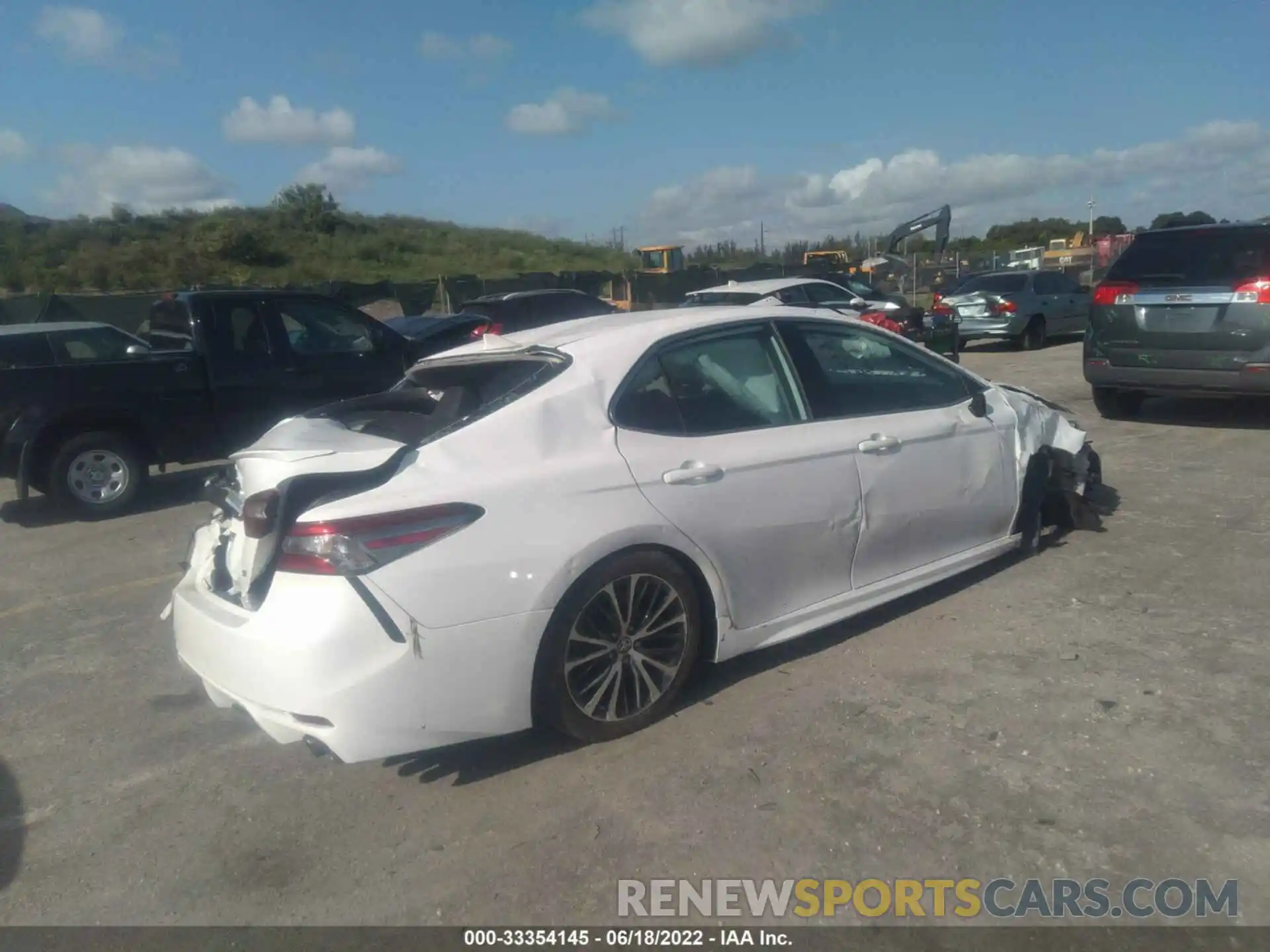 4 Photograph of a damaged car 4T1B11HK5KU783826 TOYOTA CAMRY 2019