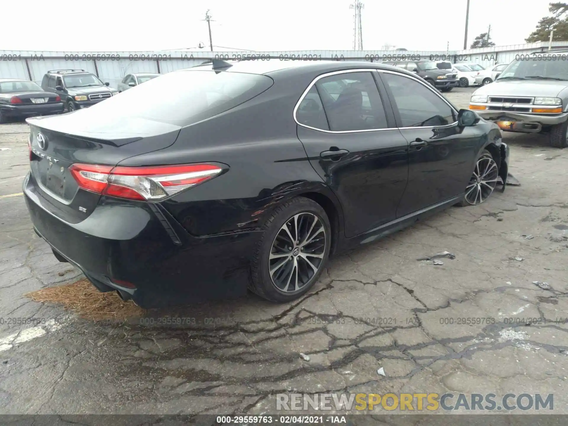 4 Photograph of a damaged car 4T1B11HK5KU785401 TOYOTA CAMRY 2019