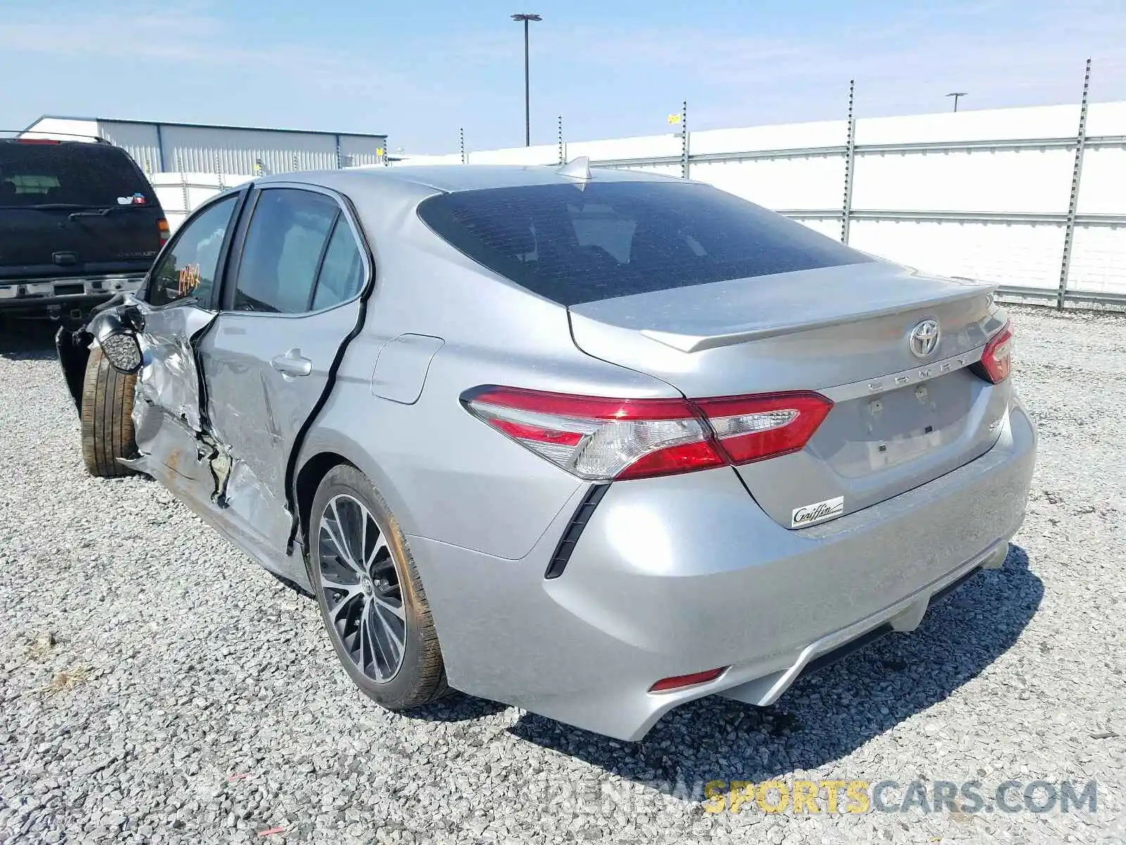 3 Photograph of a damaged car 4T1B11HK5KU788072 TOYOTA CAMRY 2019