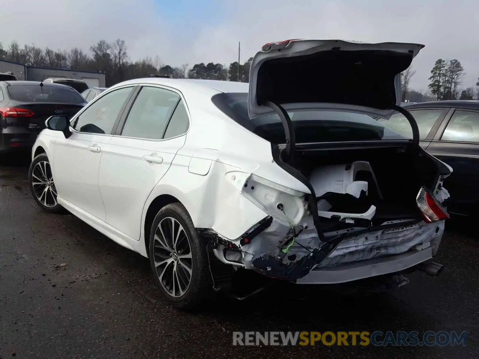 3 Photograph of a damaged car 4T1B11HK5KU788282 TOYOTA CAMRY 2019