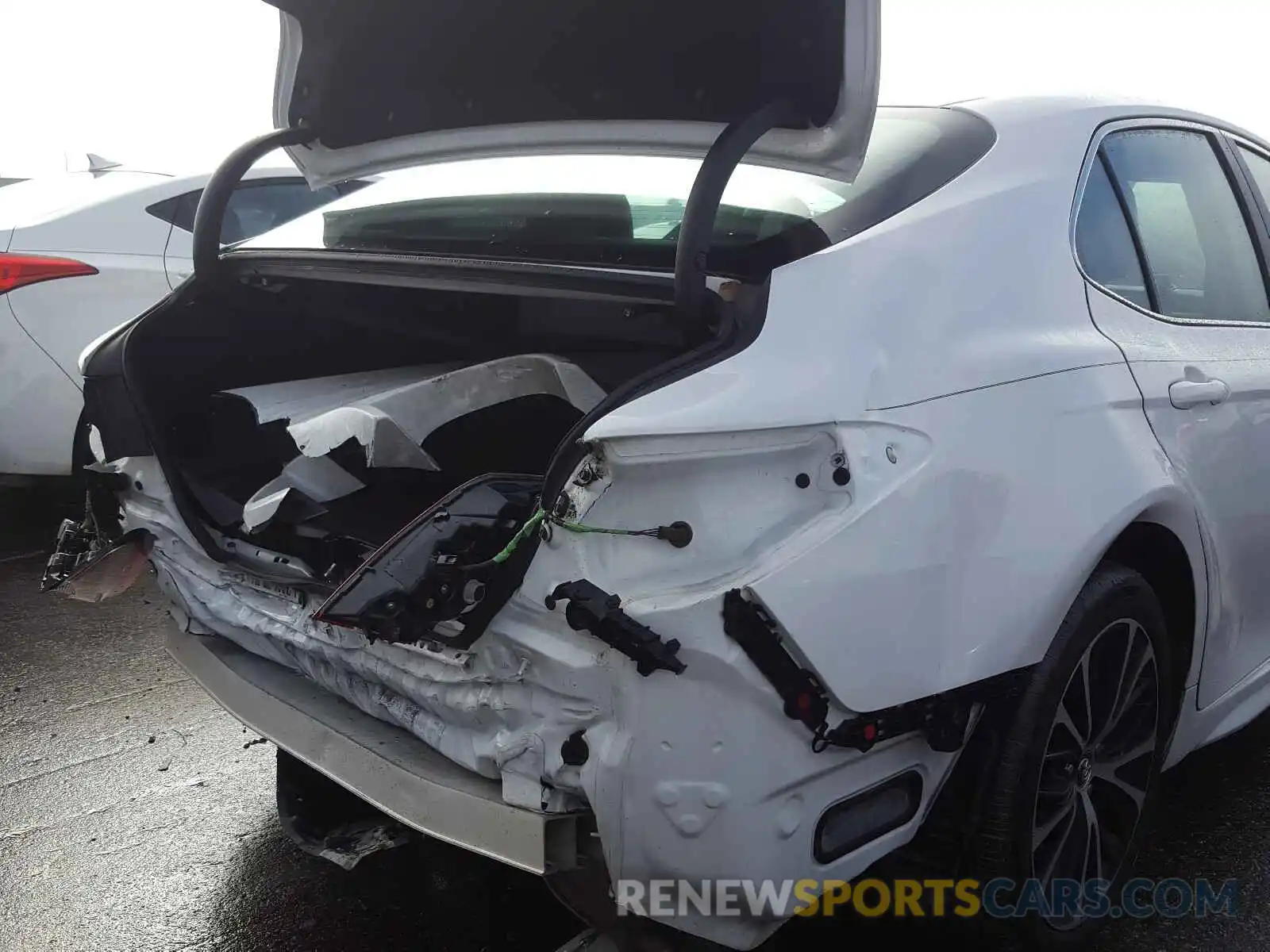 9 Photograph of a damaged car 4T1B11HK5KU788282 TOYOTA CAMRY 2019