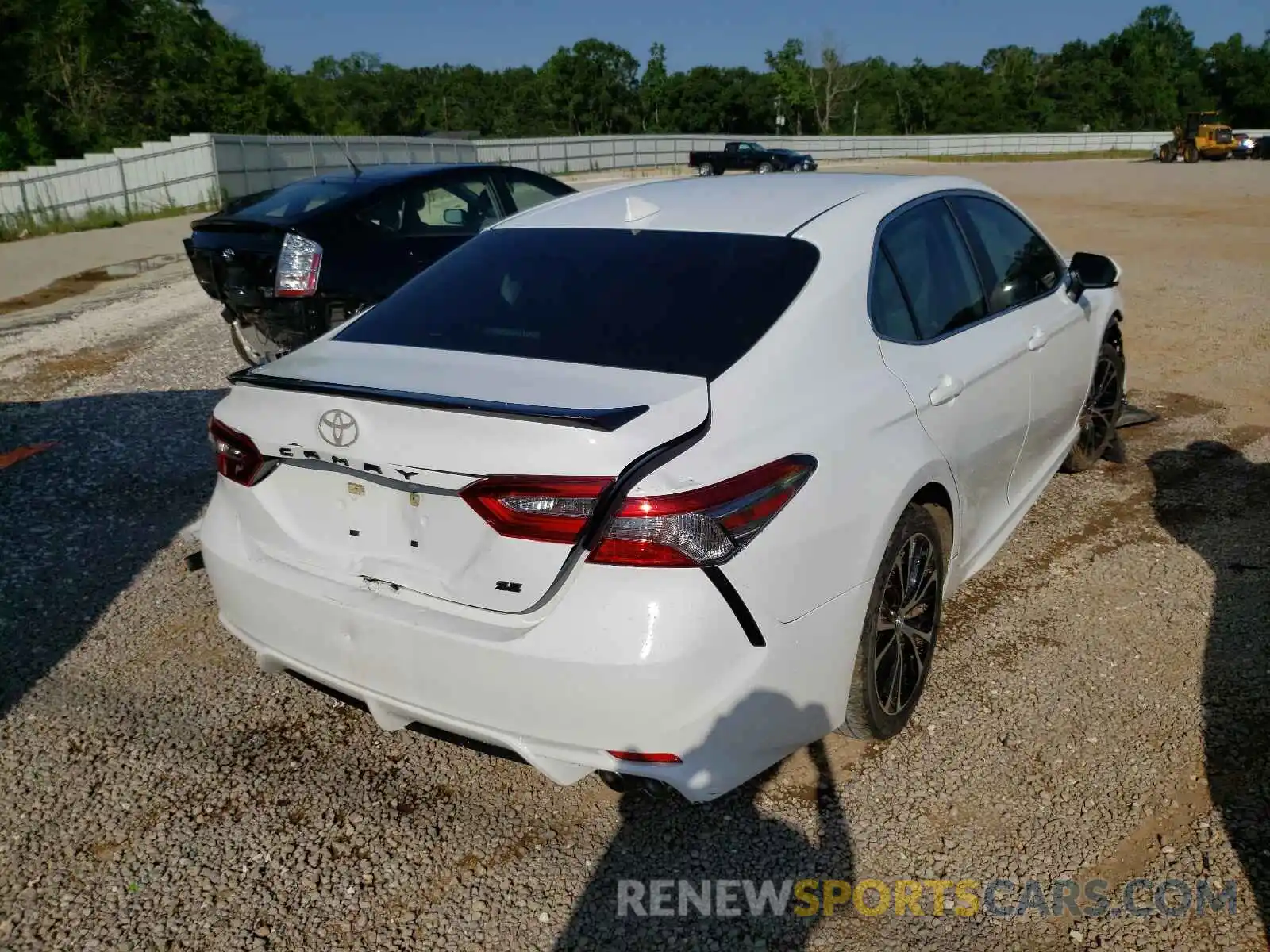 4 Photograph of a damaged car 4T1B11HK5KU788816 TOYOTA CAMRY 2019