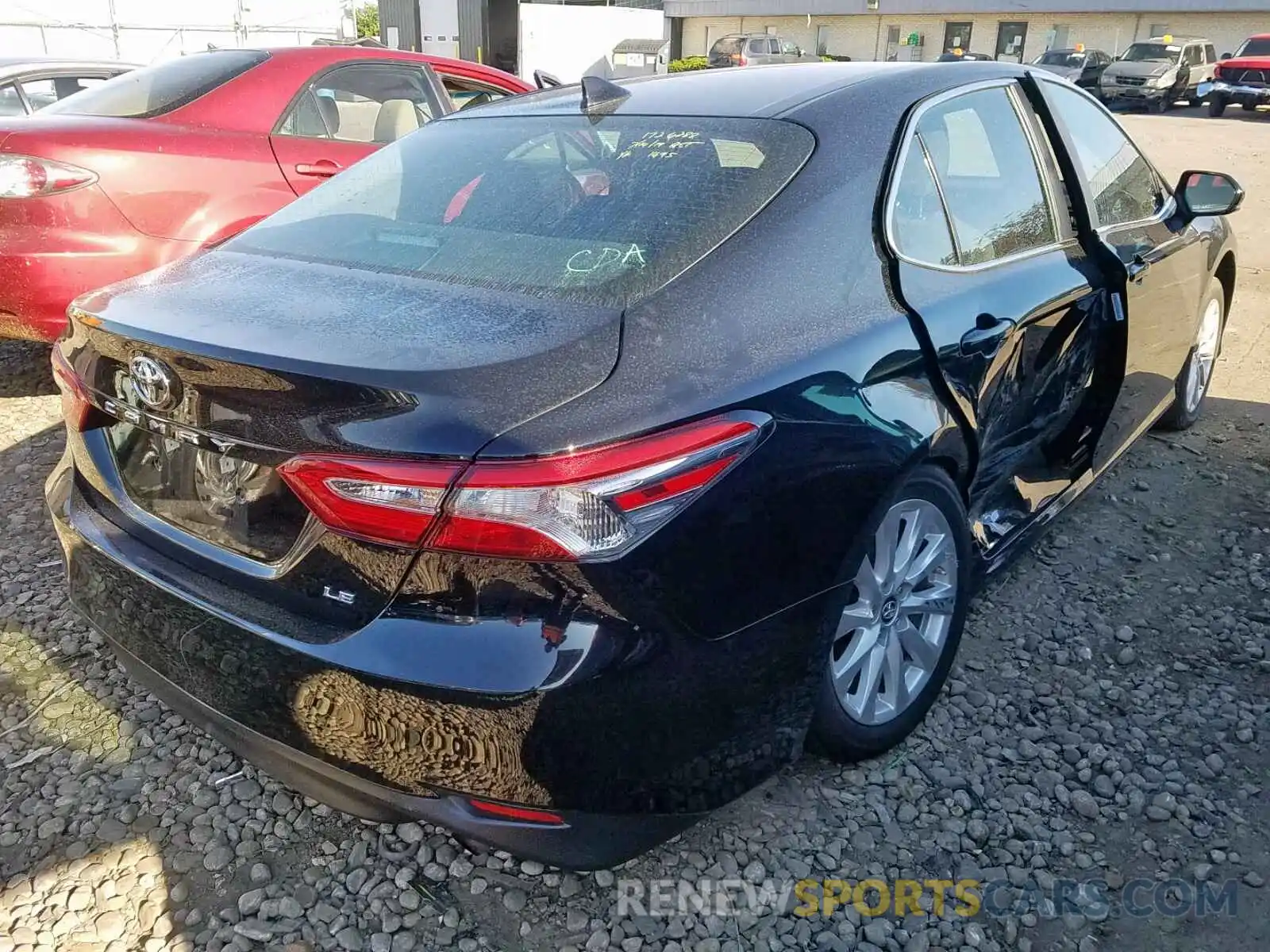 4 Фотография поврежденного автомобиля 4T1B11HK5KU790338 TOYOTA CAMRY 2019