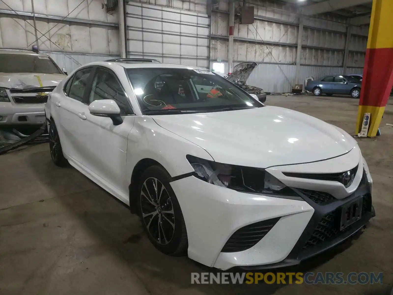 1 Photograph of a damaged car 4T1B11HK5KU791280 TOYOTA CAMRY 2019