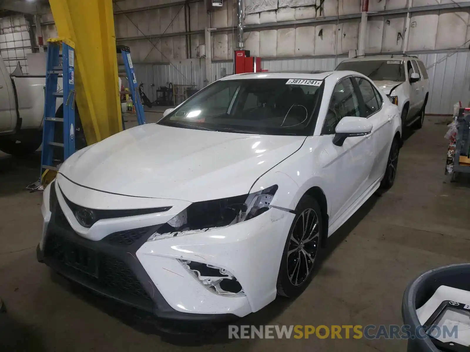 2 Photograph of a damaged car 4T1B11HK5KU791280 TOYOTA CAMRY 2019