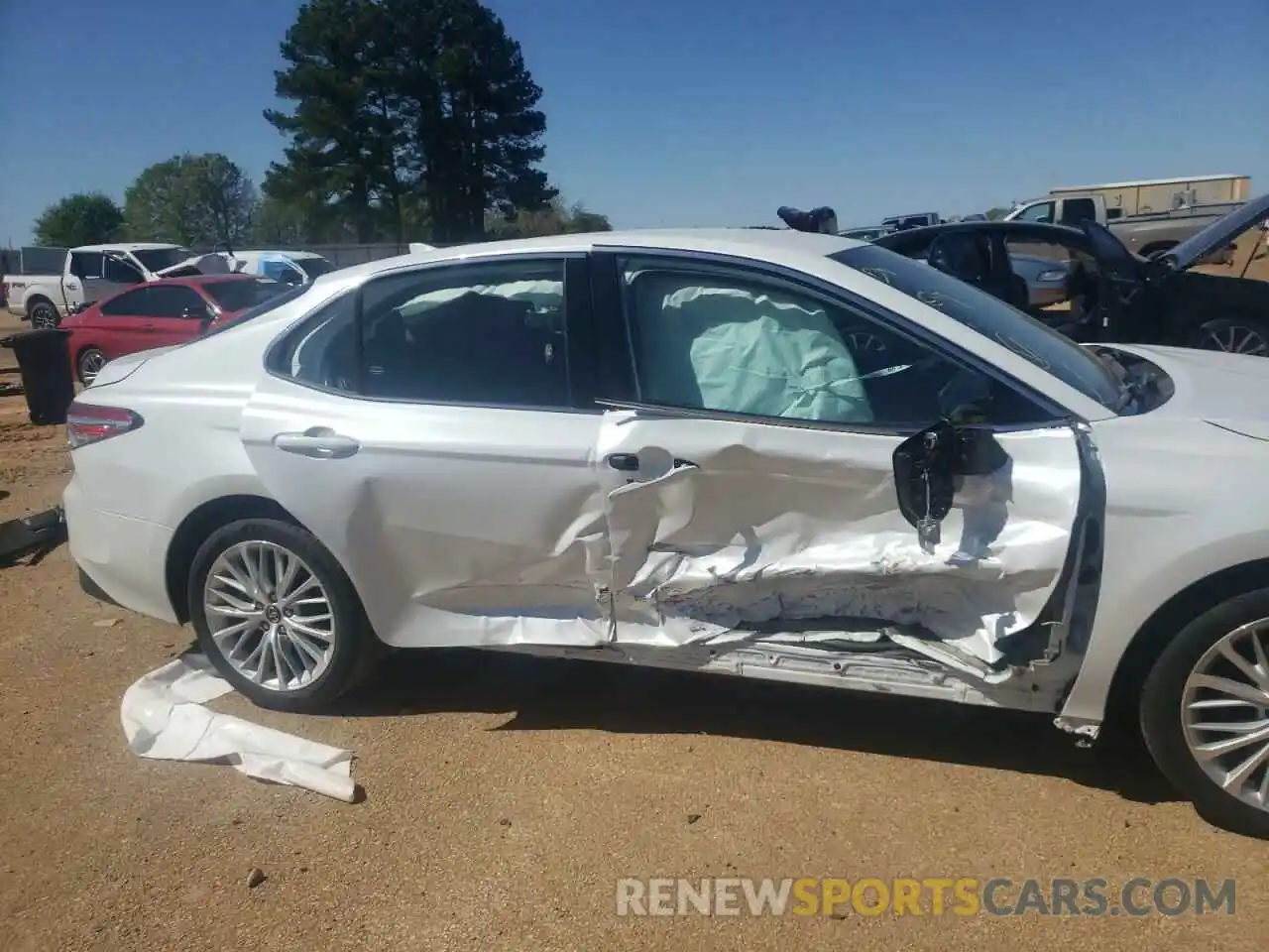 9 Photograph of a damaged car 4T1B11HK5KU791411 TOYOTA CAMRY 2019