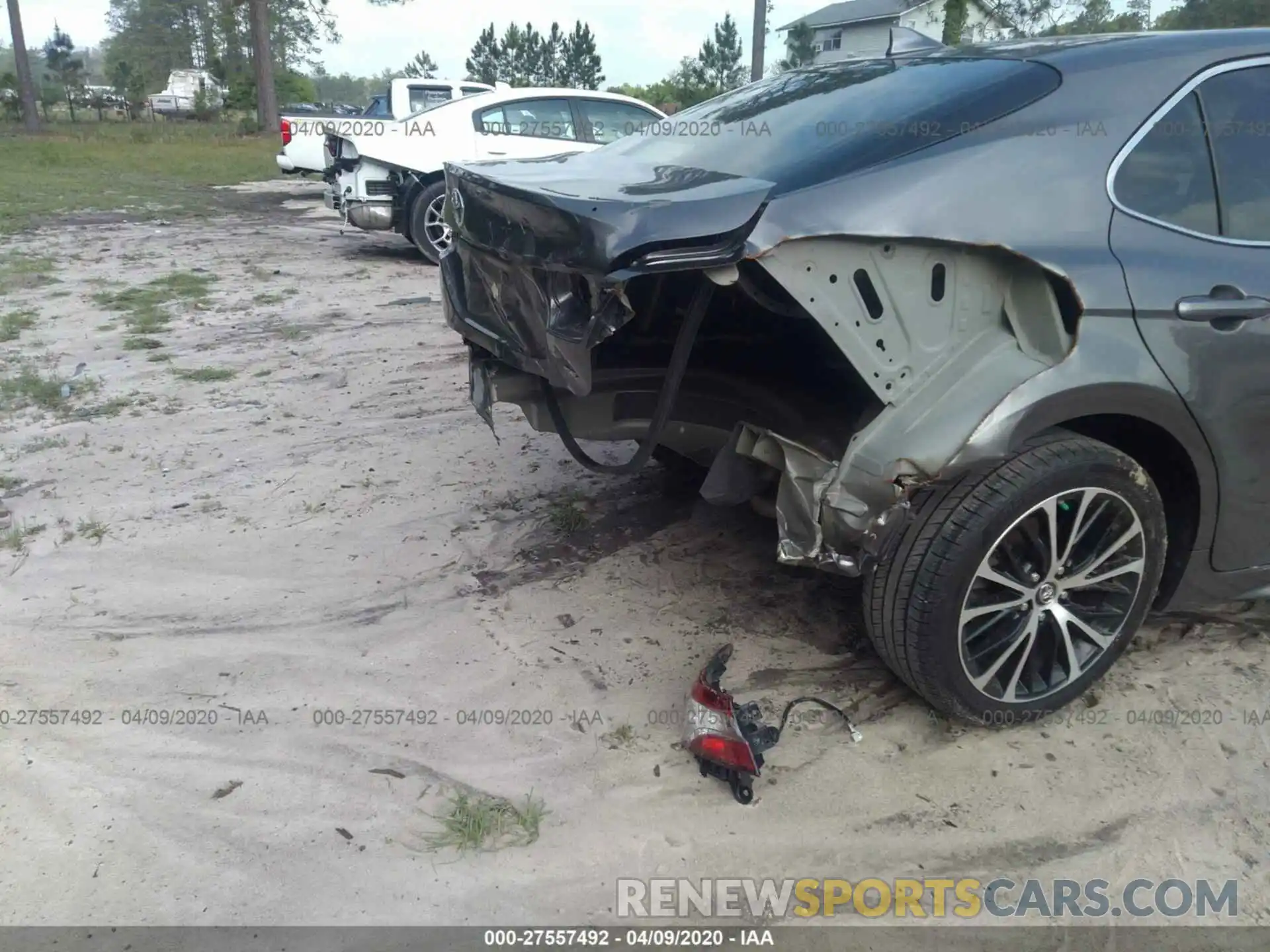 6 Photograph of a damaged car 4T1B11HK5KU792915 TOYOTA CAMRY 2019