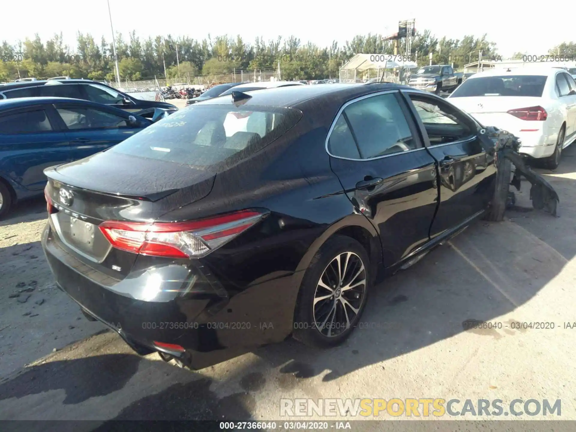 4 Фотография поврежденного автомобиля 4T1B11HK5KU797127 TOYOTA CAMRY 2019