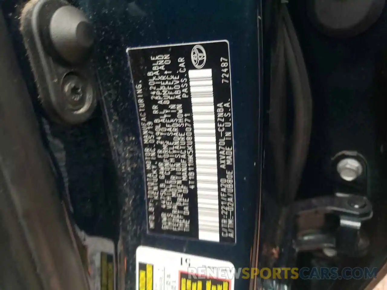 10 Photograph of a damaged car 4T1B11HK5KU800771 TOYOTA CAMRY 2019