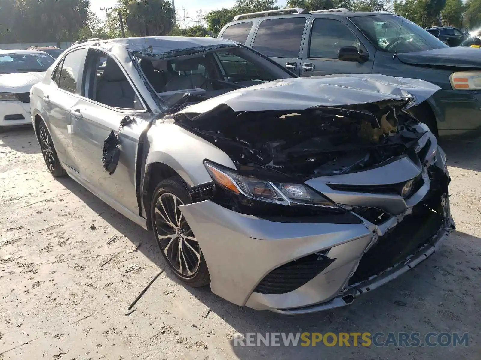 1 Photograph of a damaged car 4T1B11HK5KU801368 TOYOTA CAMRY 2019