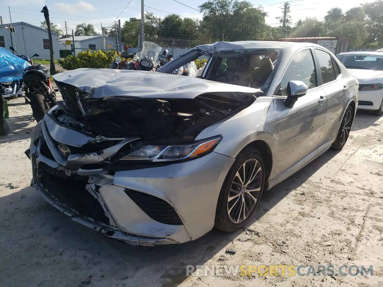 2 Photograph of a damaged car 4T1B11HK5KU801368 TOYOTA CAMRY 2019