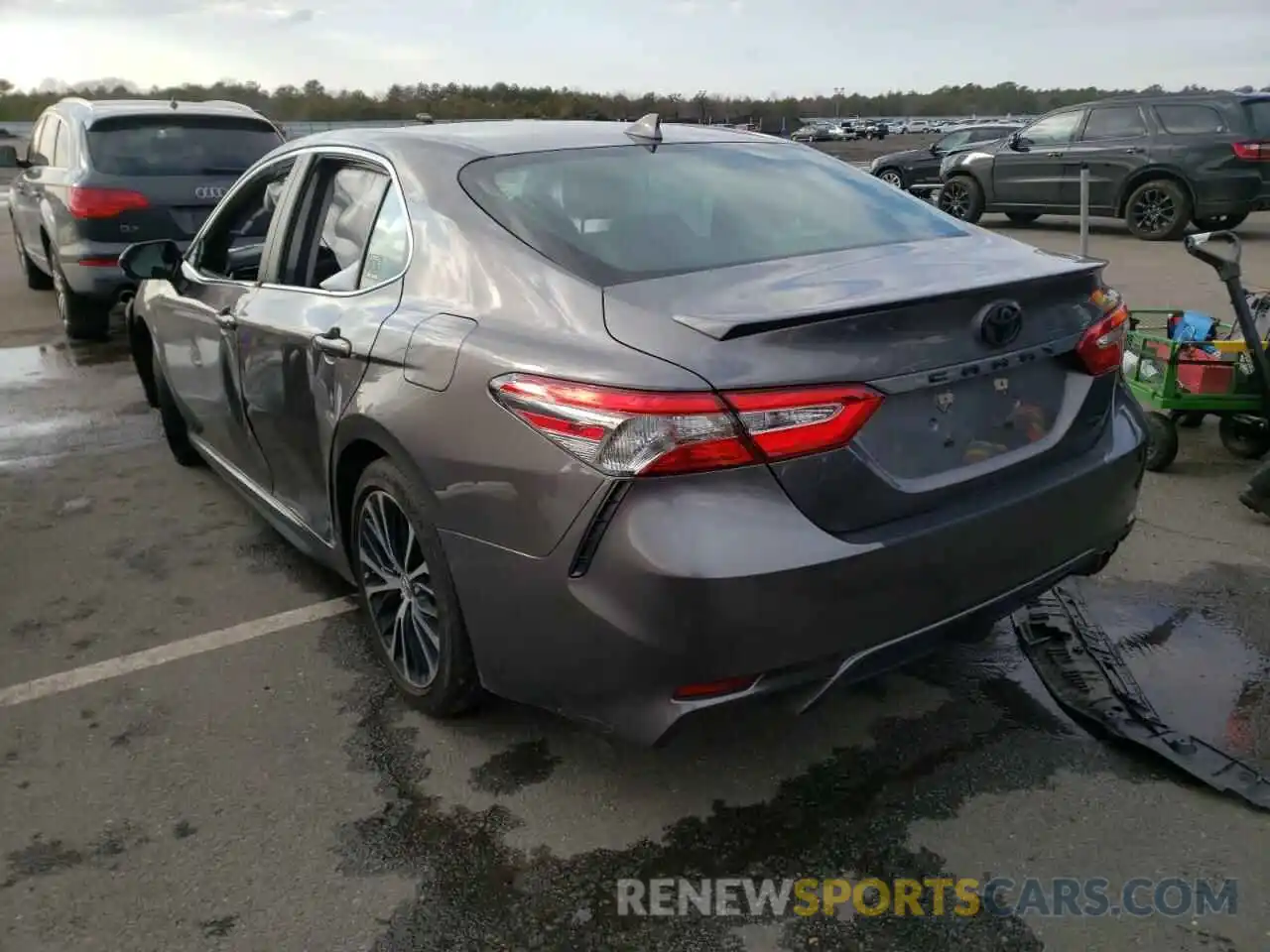 3 Photograph of a damaged car 4T1B11HK5KU802939 TOYOTA CAMRY 2019