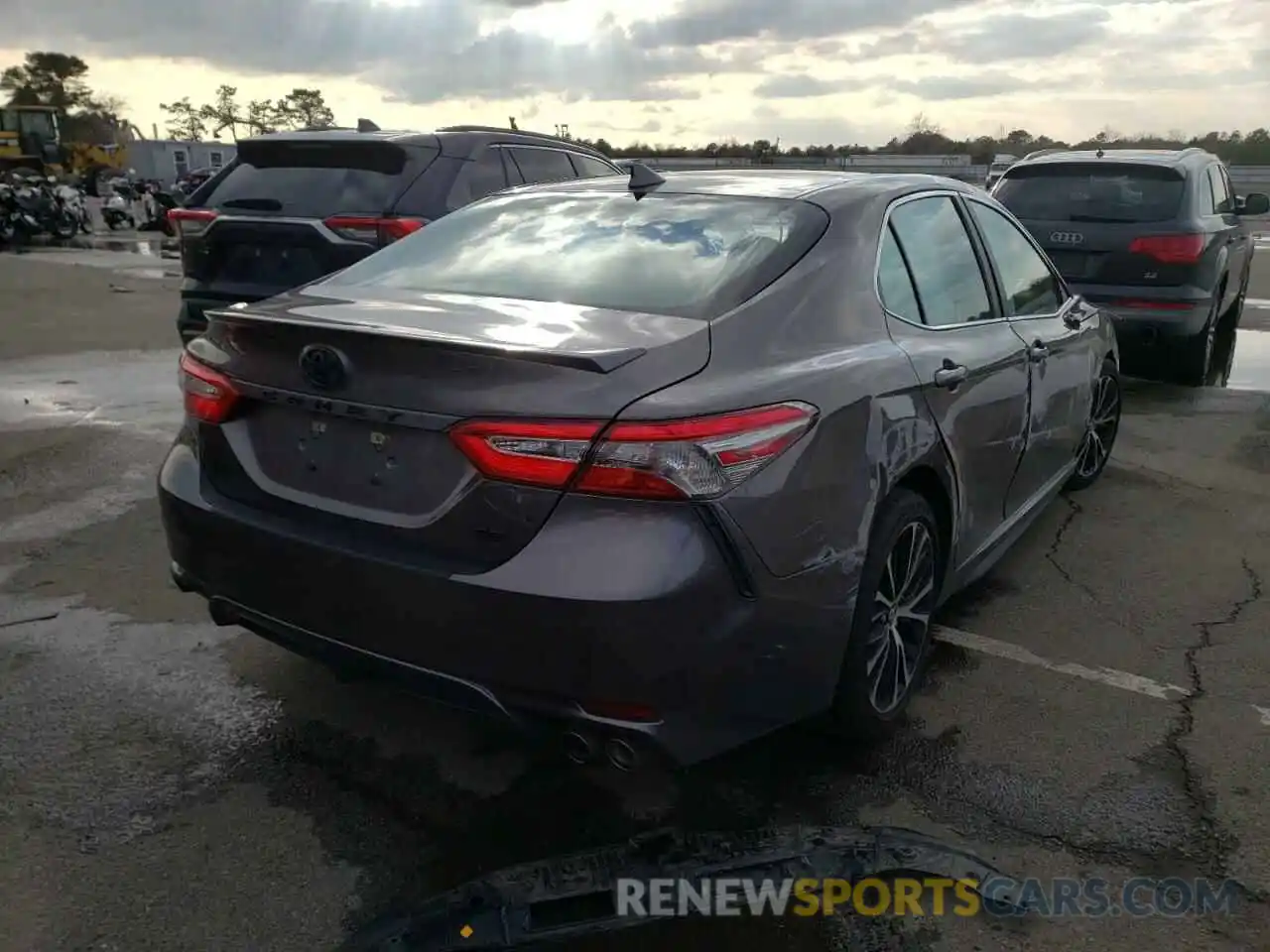 4 Photograph of a damaged car 4T1B11HK5KU802939 TOYOTA CAMRY 2019