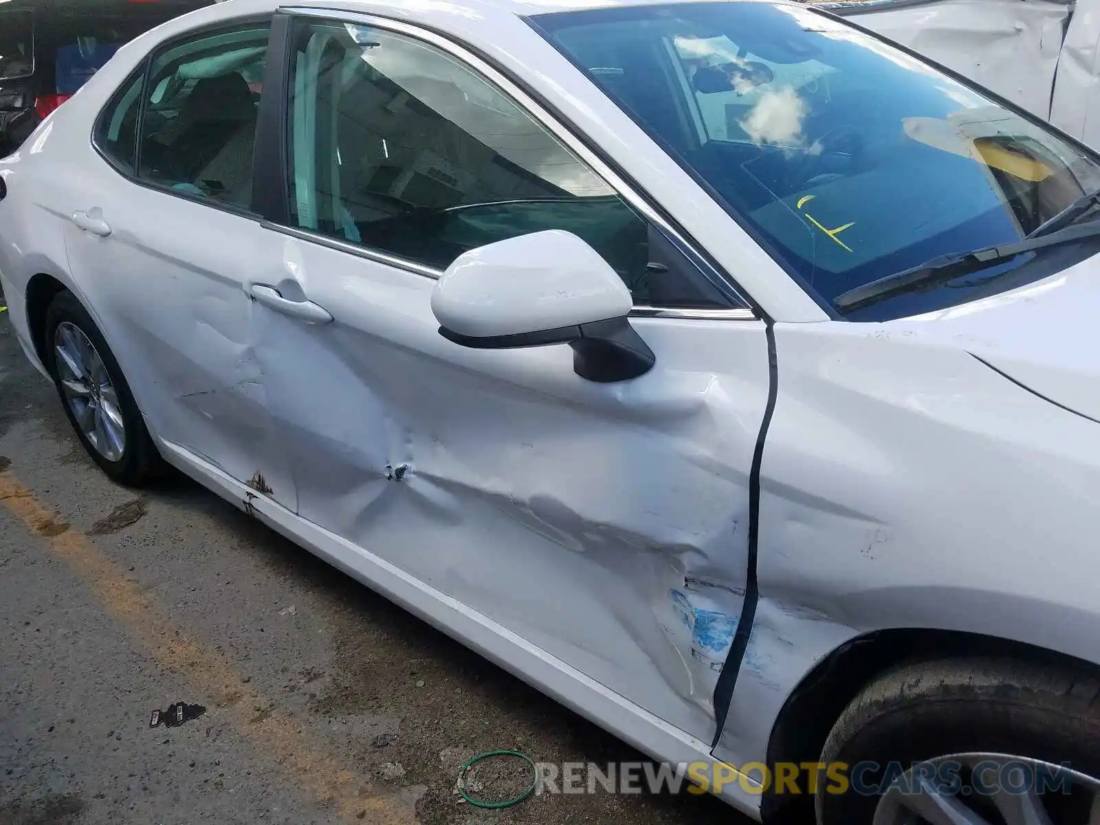 9 Photograph of a damaged car 4T1B11HK5KU802956 TOYOTA CAMRY 2019